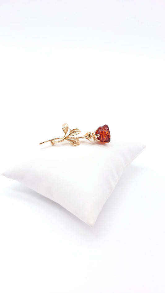 Vergoldete Brosche mit Rosen-Design und Bernstein