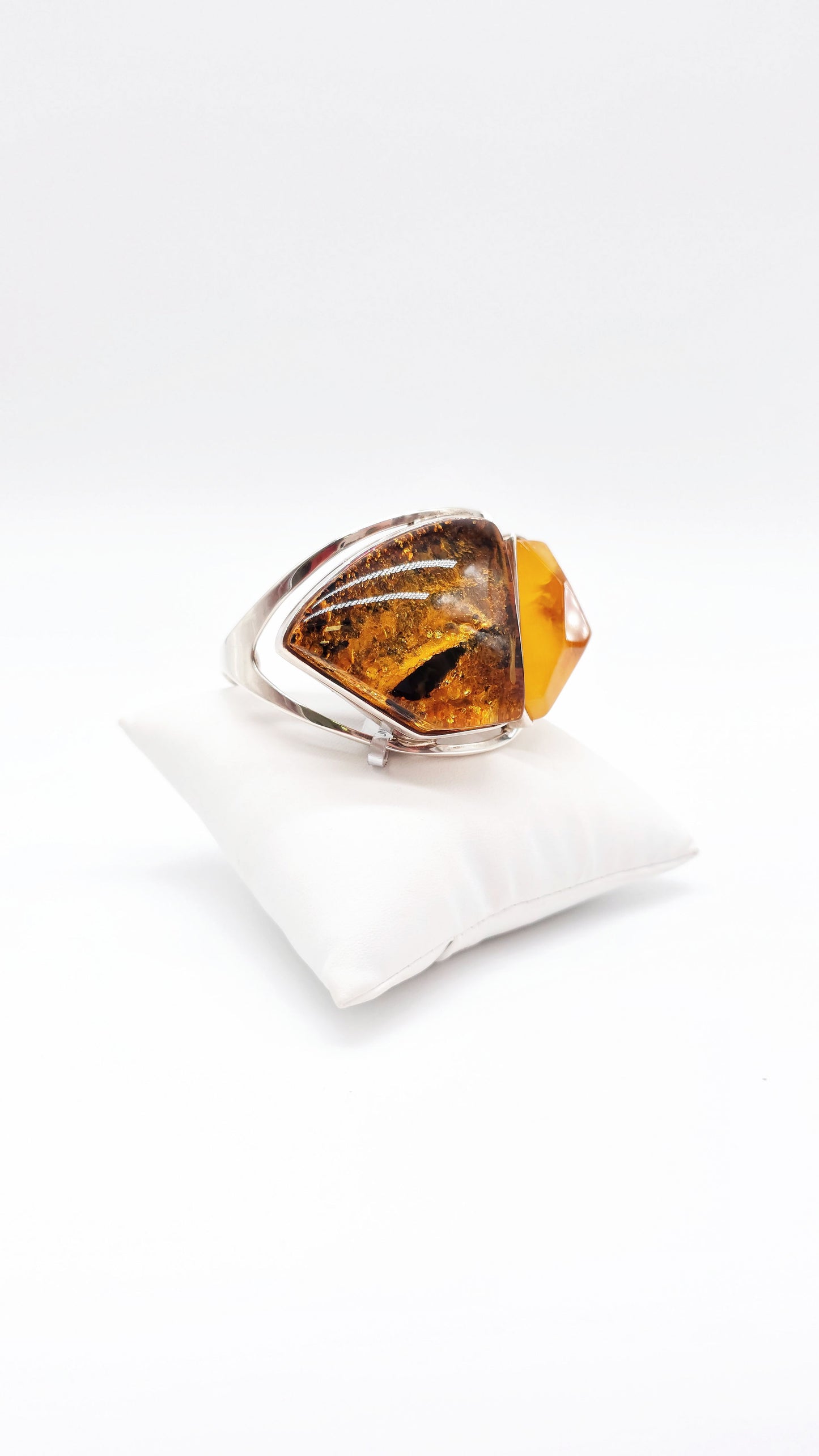 Silberarmband Damen mit großem Bernstein – Unikat Schmuck