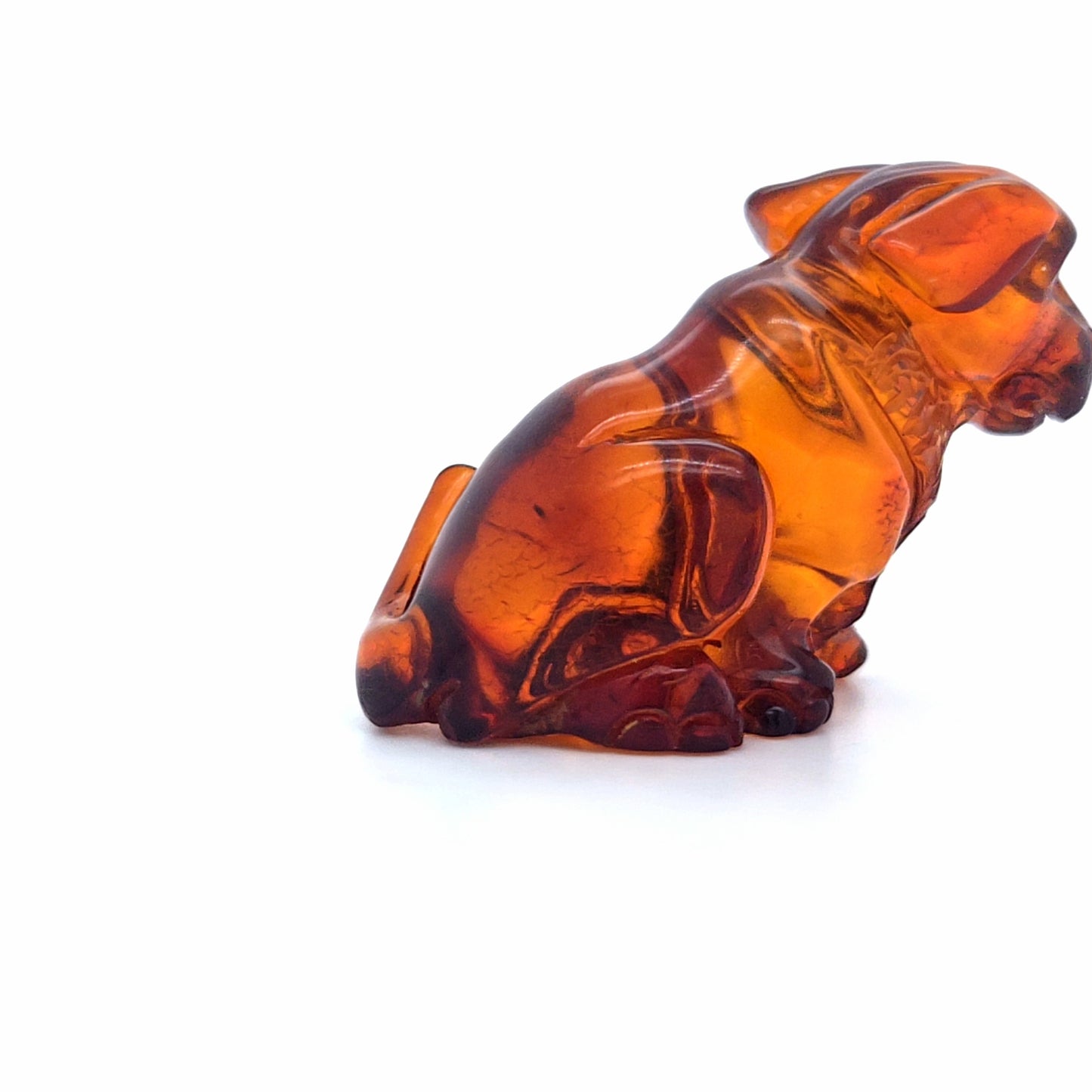 Hunde-Figur aus Naturbernstein – Sammlerstück
