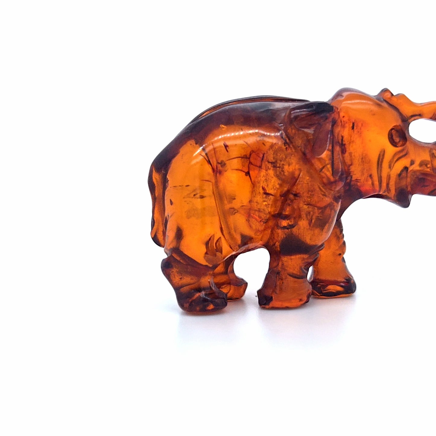 Bernstein-Skulptur: Elefant – Glücksbringer für Ihr Zuhause
