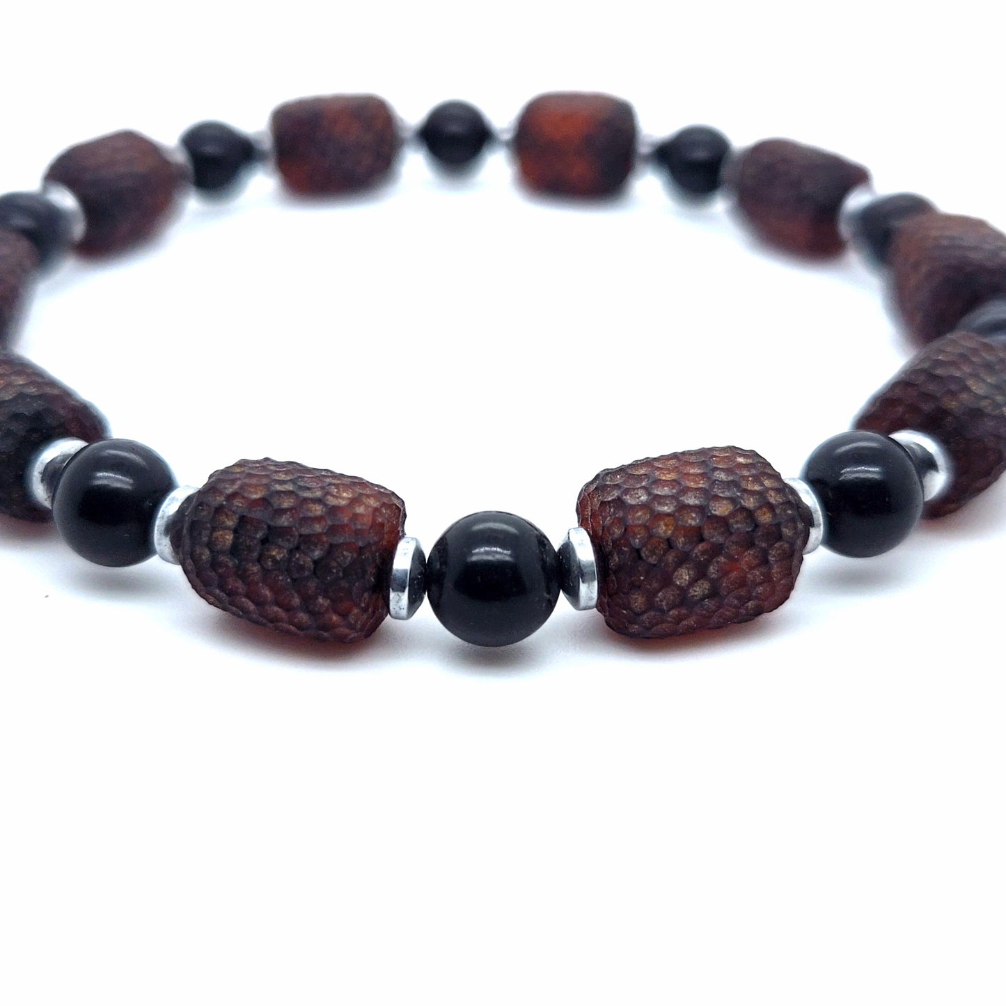 Moderne kralenarmband van natuurlijke barnsteen en 925 sterling zilver