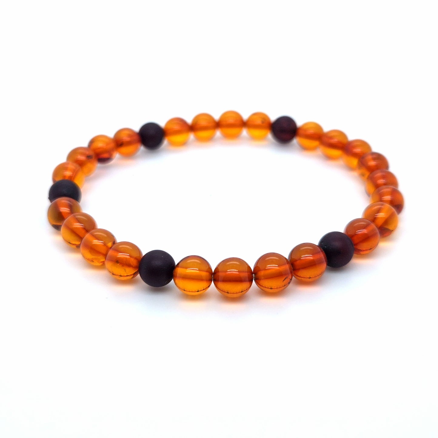 Elegantes Bernstein-Armband mit matten Akzenten aus Baltischem Bernstein