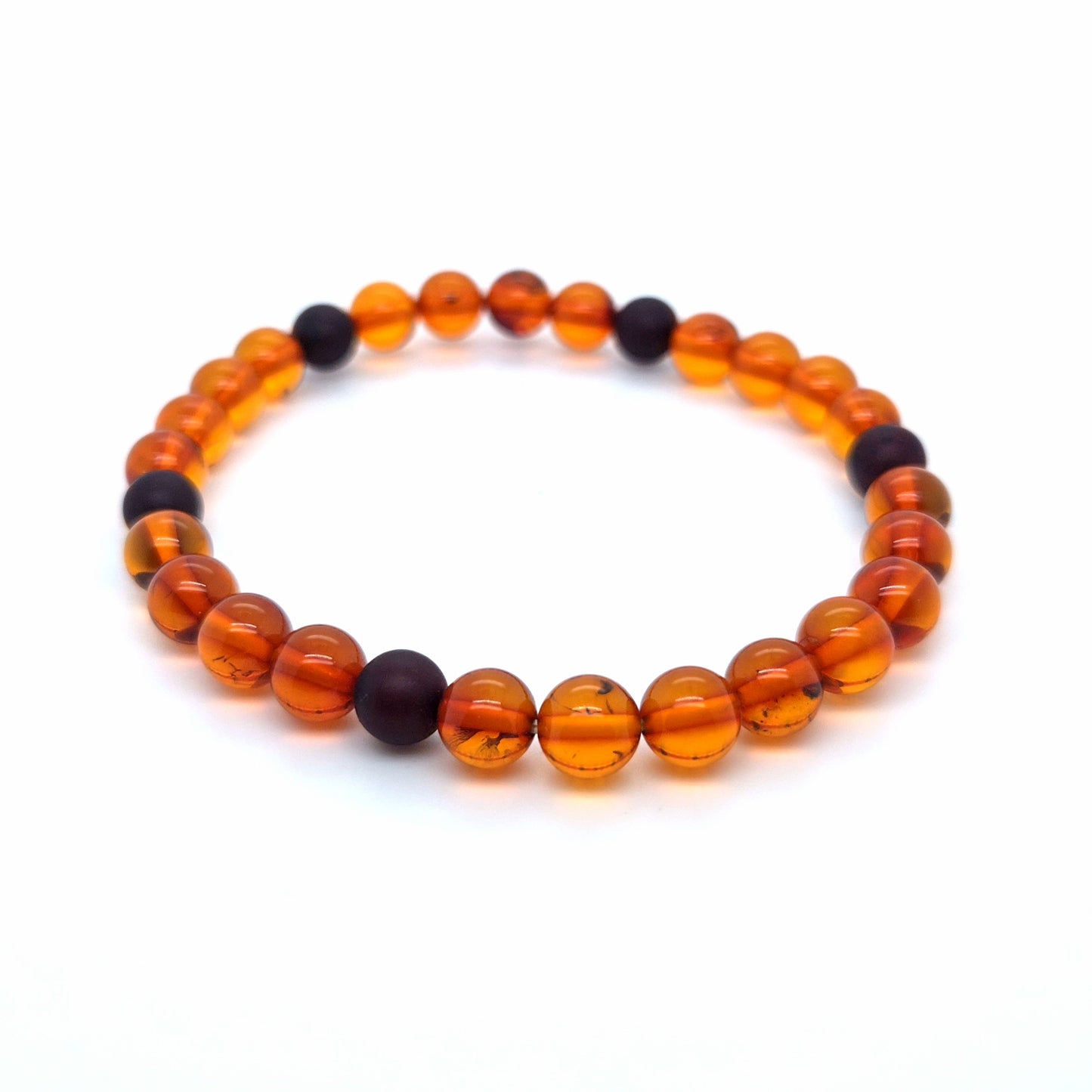 Elegantes Bernstein-Armband mit matten Akzenten aus Baltischem Bernstein
