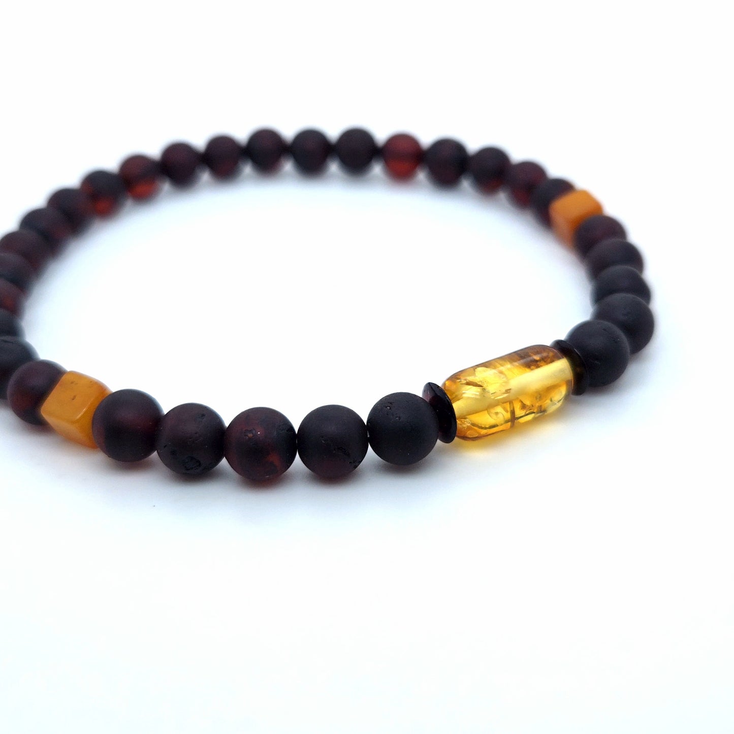 Bernstein-Armband: Mattes Dunkelbraun trifft Honiggelb – Naturprodukt