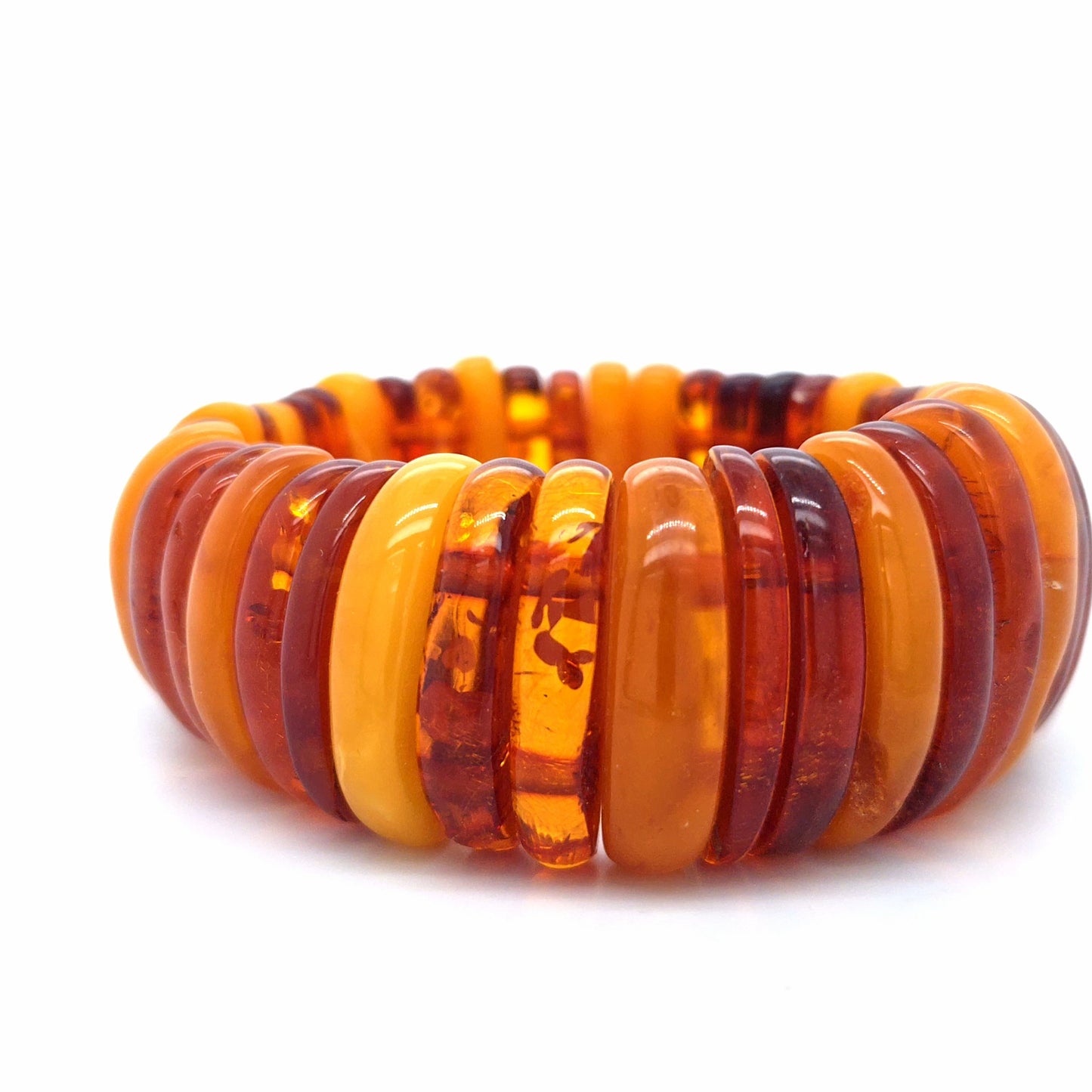 Handgefertigtes Bernstein-Armband: Rügen Unikat mit zweifarbigem Ostseeschmuck