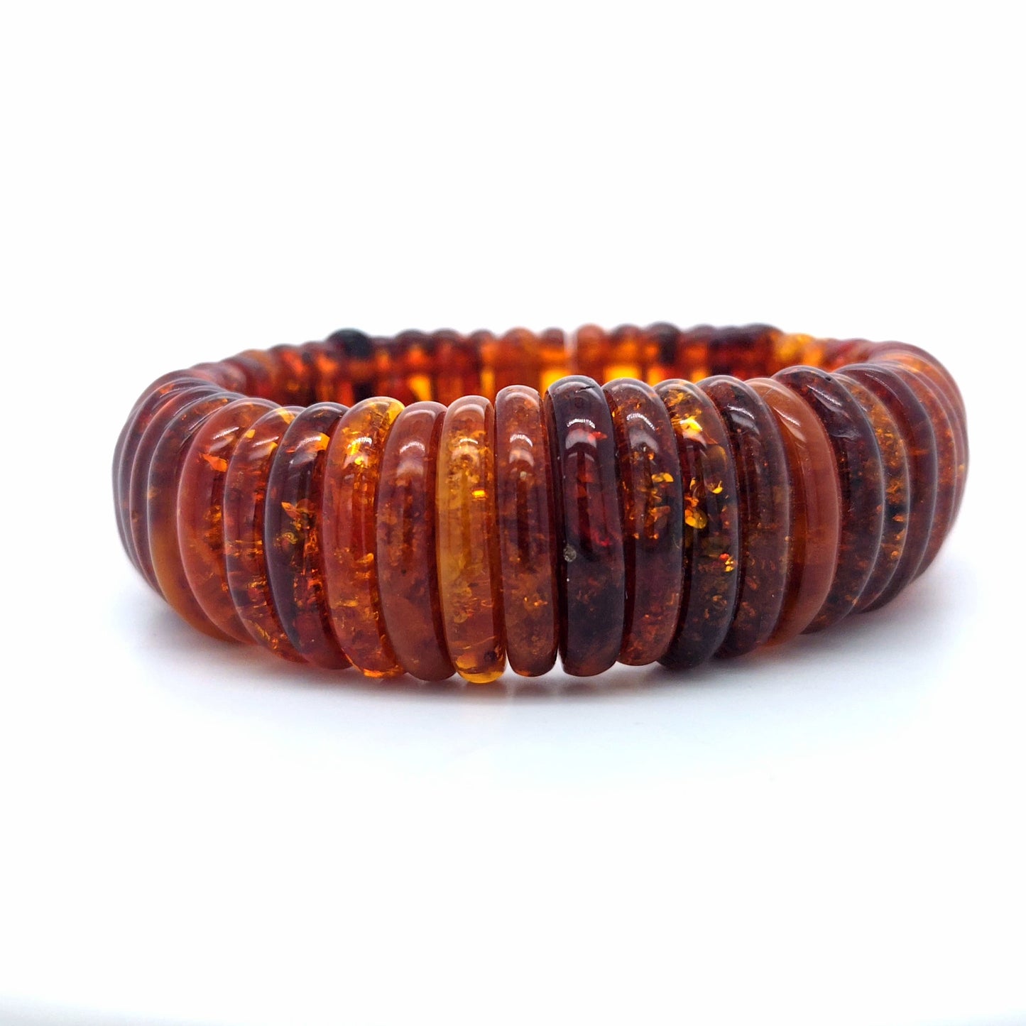 Warm leuchtendes Bernstein-Armband in feiner Handarbeit gefertigt