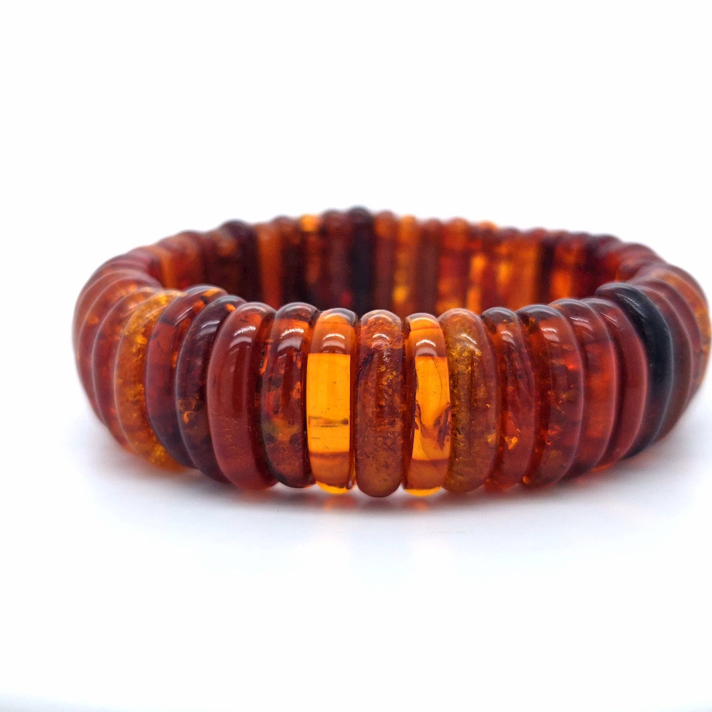 Warm leuchtendes Bernstein-Armband in feiner Handarbeit gefertigt