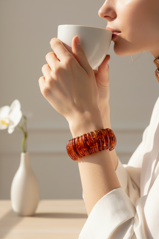 Sonnenband: Flexibles Armband aus echtem baltischen Bernstein