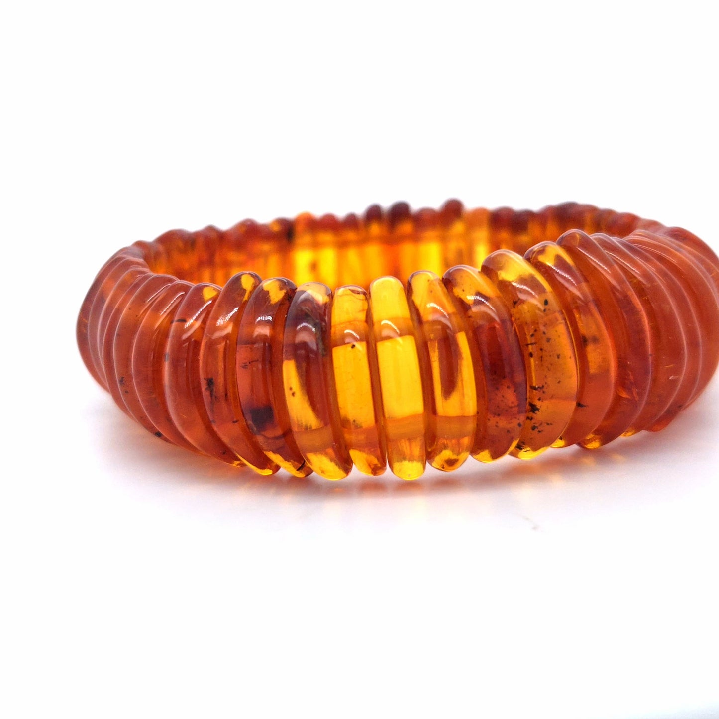 Feines Ostsee-Gold: Elastisches Naturbernstein-Armband handgemacht