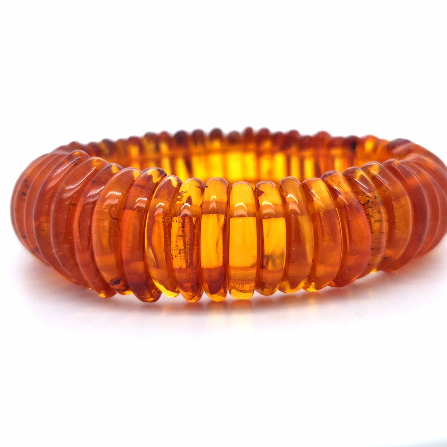 Feines Ostsee-Gold: Elastisches Naturbernstein-Armband handgemacht