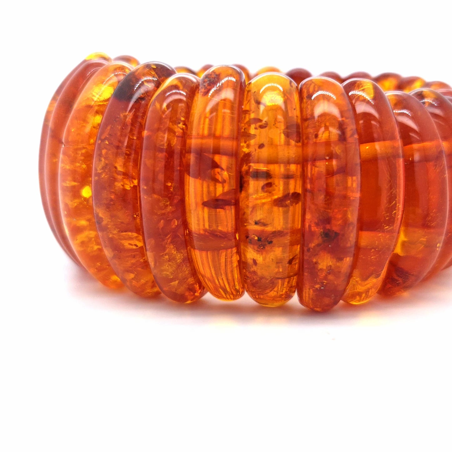 Kunstvolles Natur-Armband: Echtes Ostsee-Gold mit einzigartigen Einschlüssen