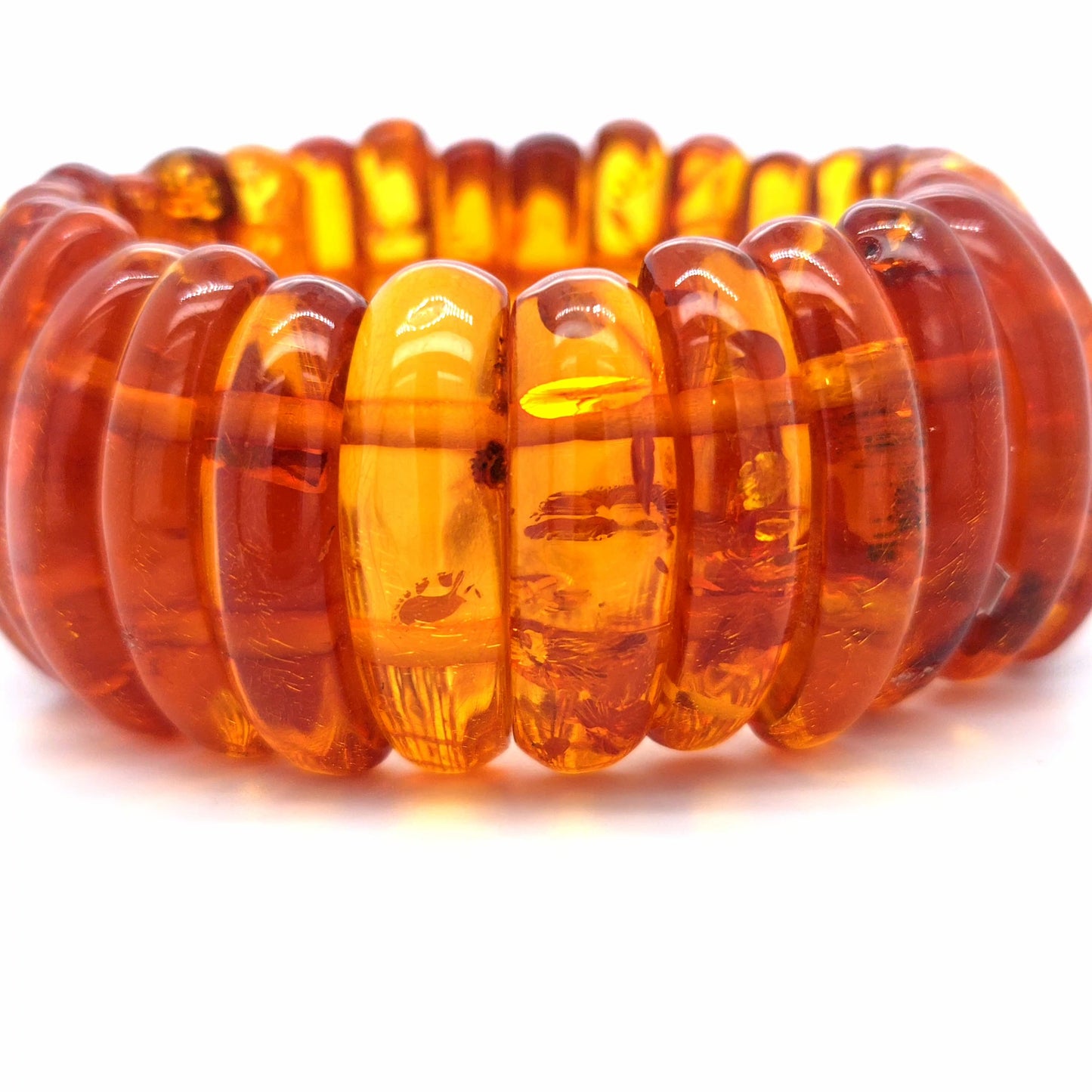 Kunstvolles Natur-Armband: Echtes Ostsee-Gold mit einzigartigen Einschlüssen