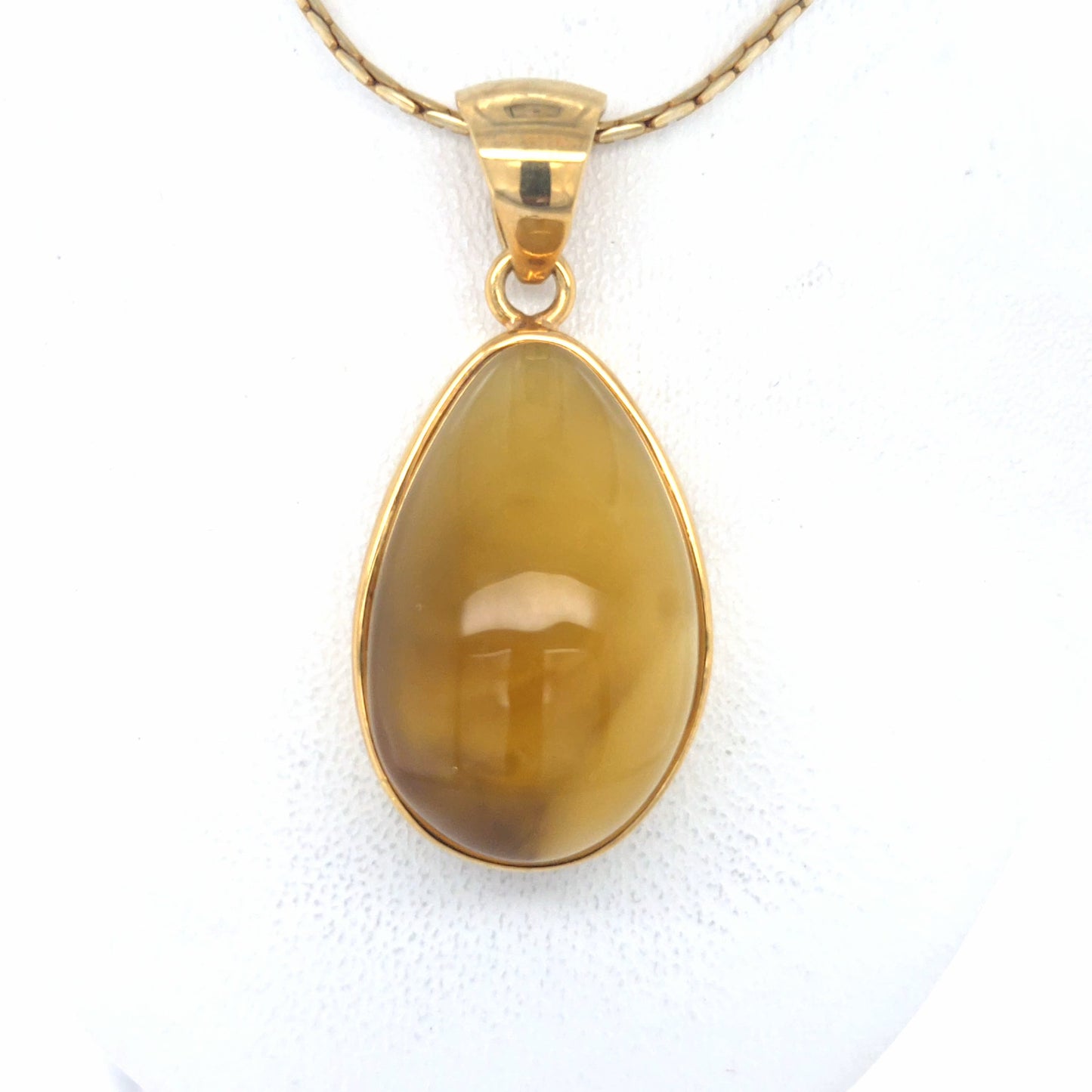 Vergoldeter Milchbernstein Anhänger: Tropfen-Unikat in 24K Gold & Silber