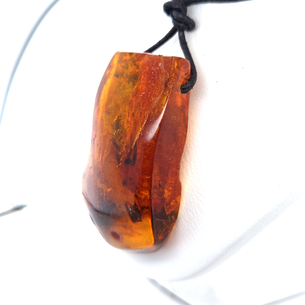 Handgemachter Bernstein-Anhänger an Lederband – Naturbernstein, Unisex