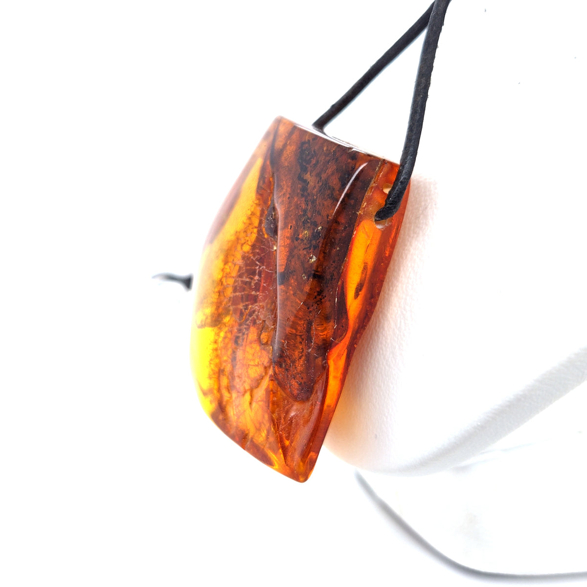 Lederkette mit orangem Bernstein-Anhänger – handgemacht, für Damen & Herren