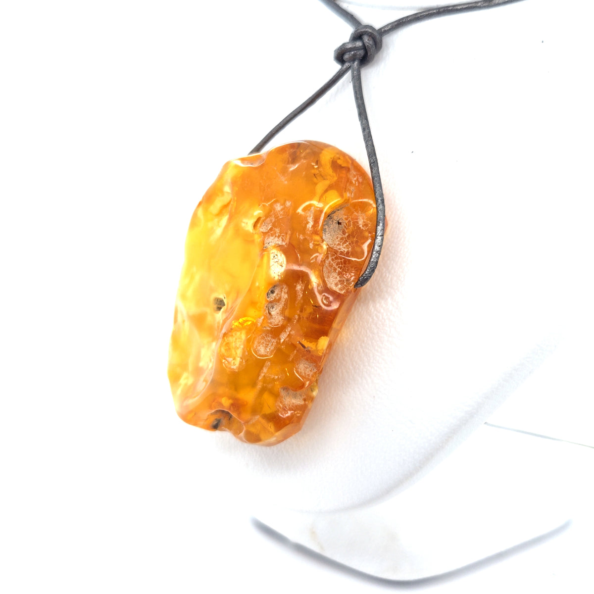Sonnengelber Bernstein-Talisman an Lederkette – handgemacht, für Sie & Ihn