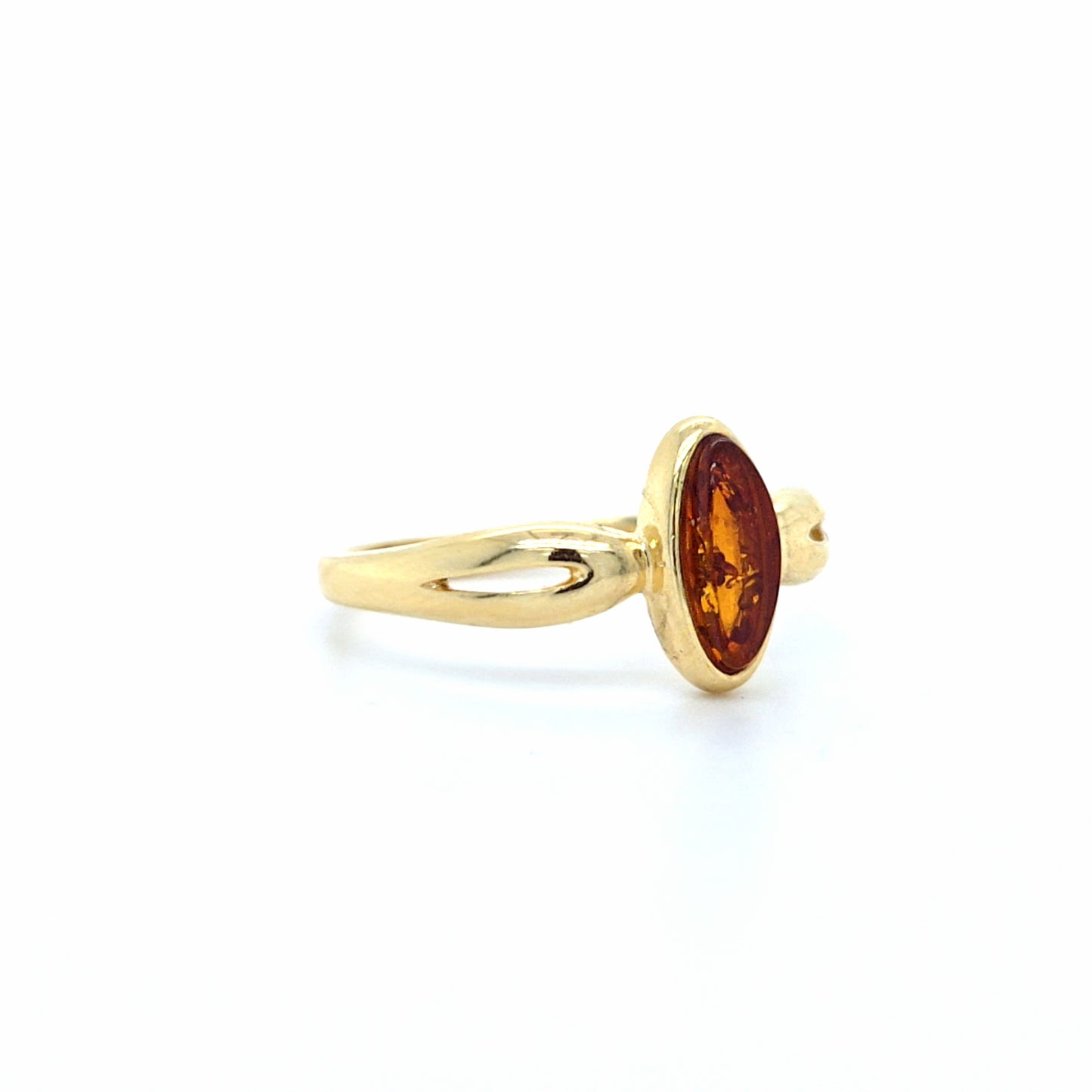 Moderner Ring mit marquise-förmigem Bernstein