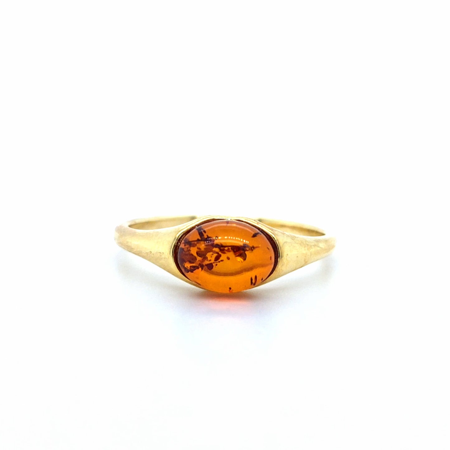 Moderner Ring mit ovalem Bernstein – Schlicht & Edel