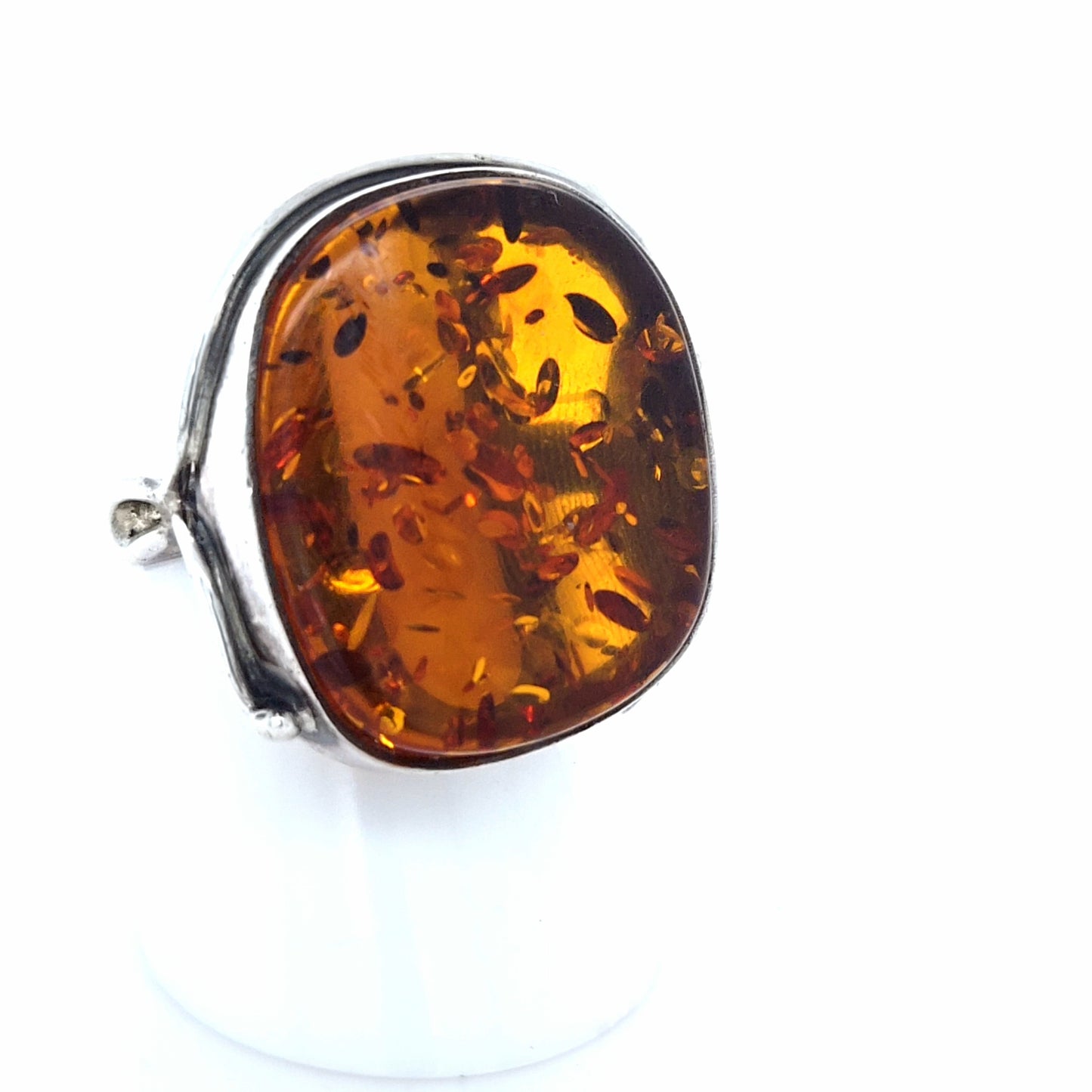 Eleganter Ring aus 925er Silber mit Ostsee-Bernstein Orange