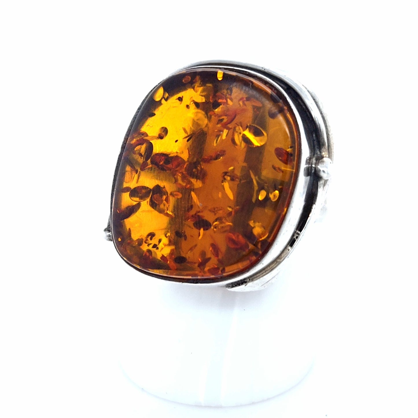 Eleganter Ring aus 925er Silber mit Ostsee-Bernstein Orange