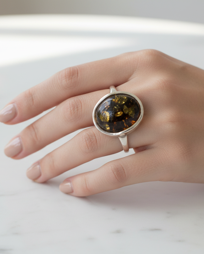 Einstellbarer Ring aus 925er Silber mit Seltenem Ostsee-Bernstein Grün