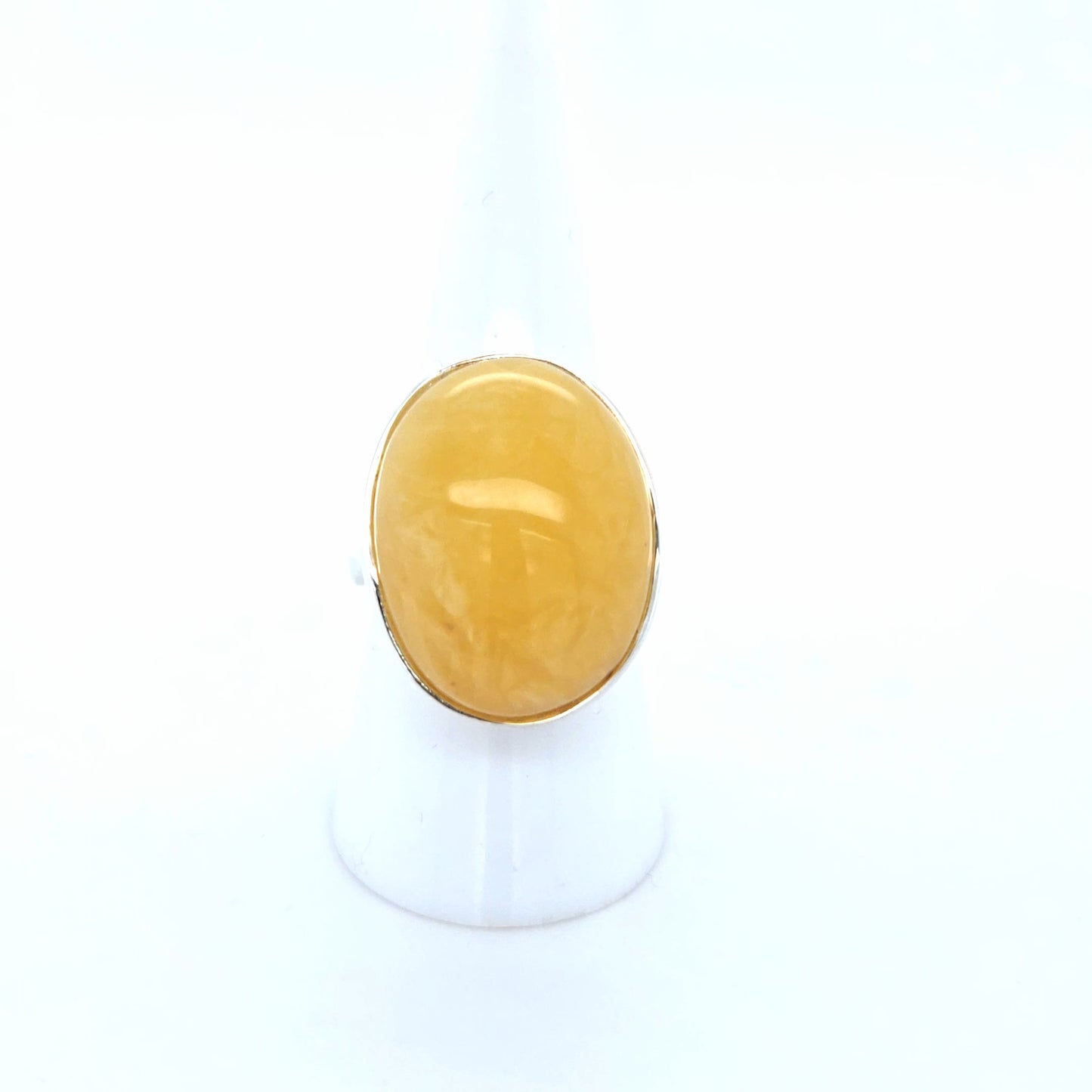 Imposanter Naturbernstein Ring: Sanfter Pastellton & echtes Sterlingsilber