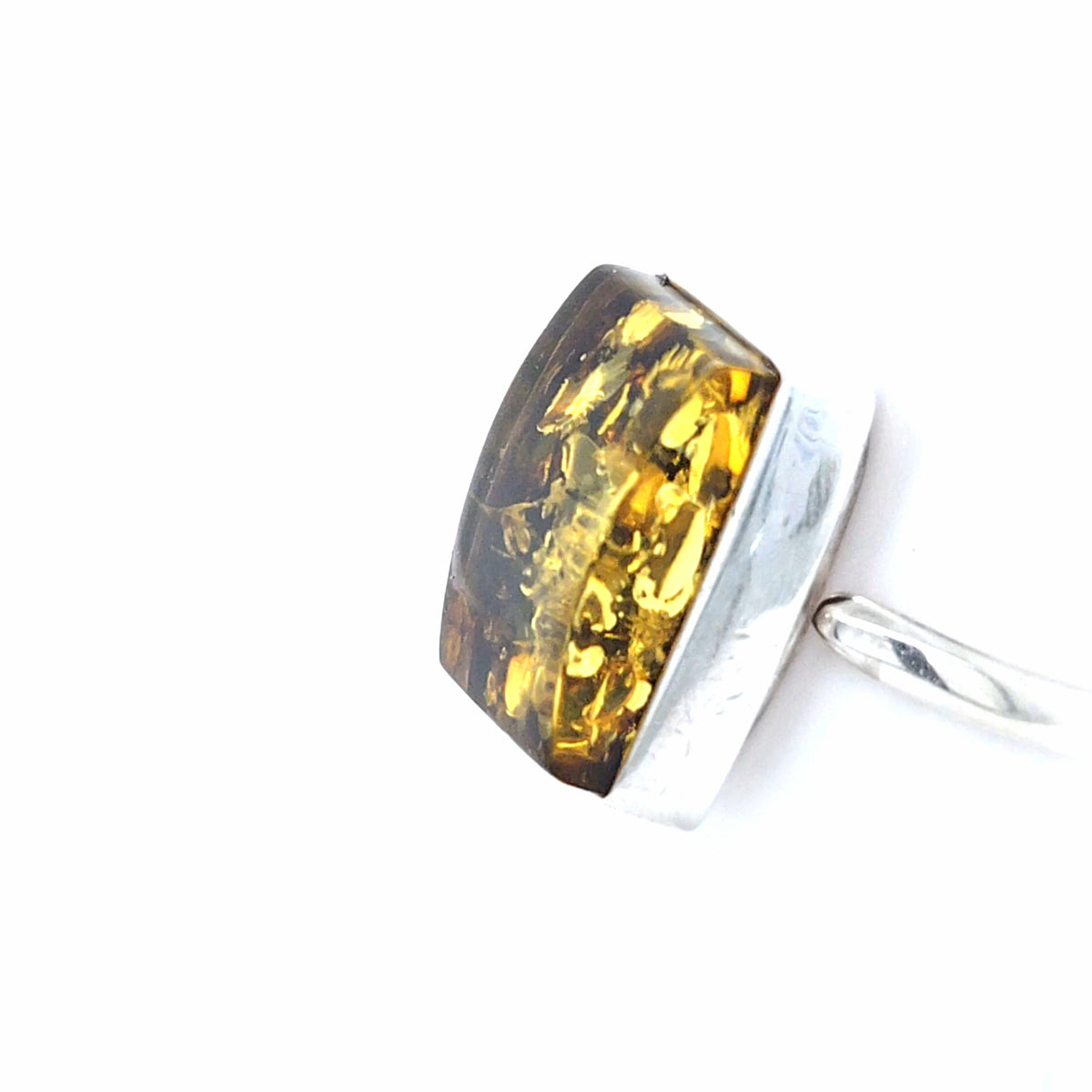 Modischer Bernstein-Ring in Silber – Markanter, rechteckiger Solitär mit flexibler Ringschiene