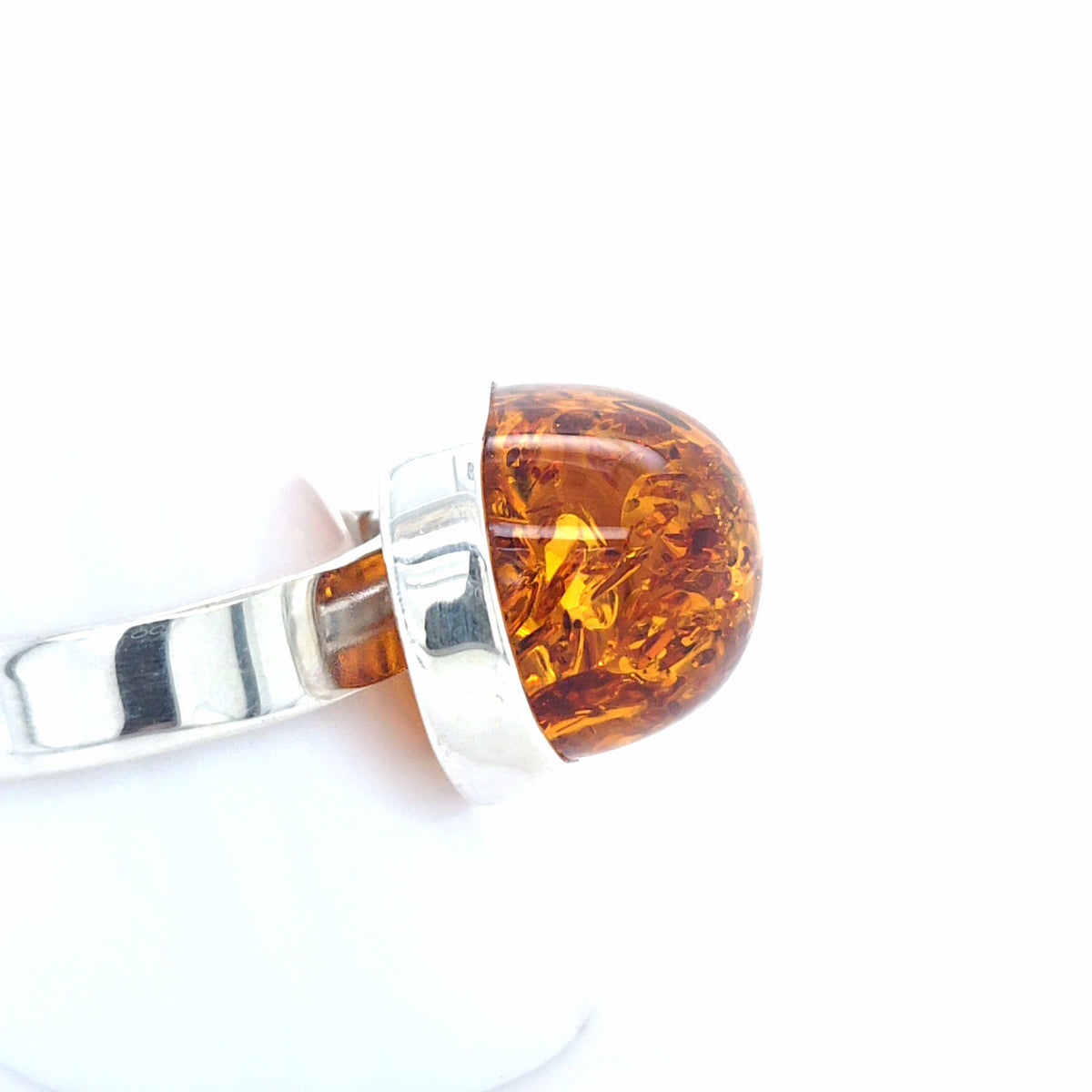 Klassisch-moderner Bernstein-Ring in Silber – Flexibles Design mit leuchtendem Naturstein