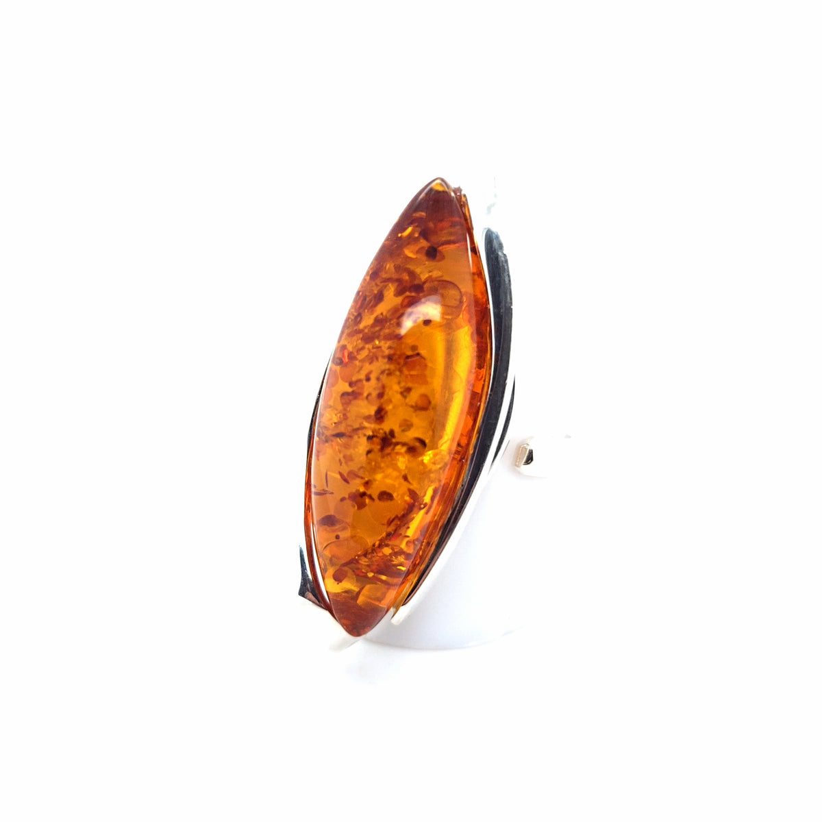 Langer Silberring mit orangem Ostsee-Bernstein – oval, verstellbar