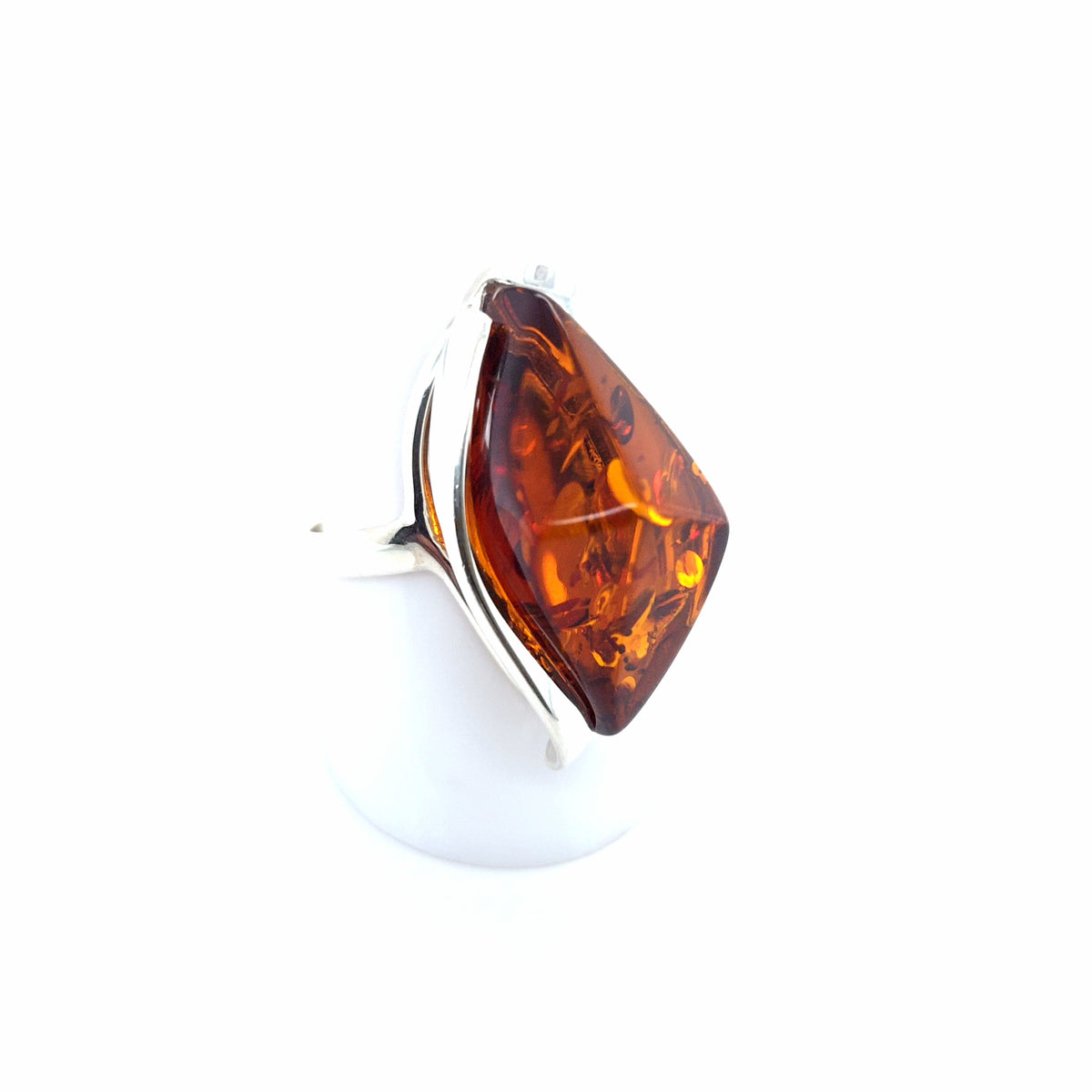 Cocktailring mit ovalem Bernstein in Orange, 925er Silber – verstellbar
