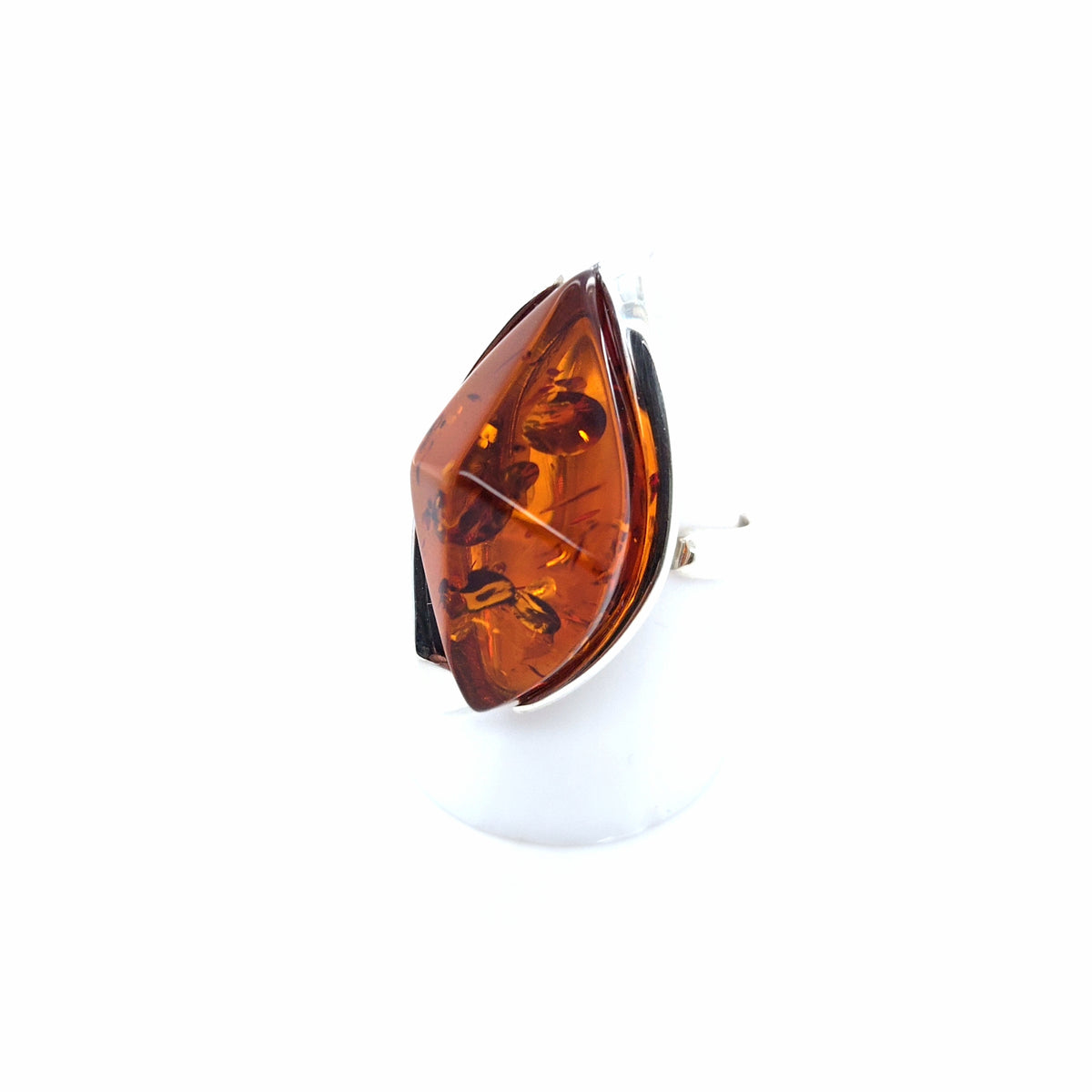 Cocktailring mit ovalem Bernstein in Orange, 925er Silber – verstellbar