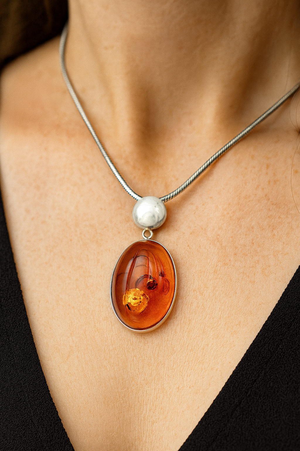 Ovaler Bernsteinanhänger Cognacfarbe 925 Silber