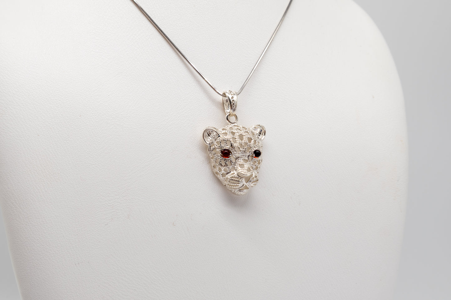 Bernstein Anhänger Leopardkopf – Geschenkidee