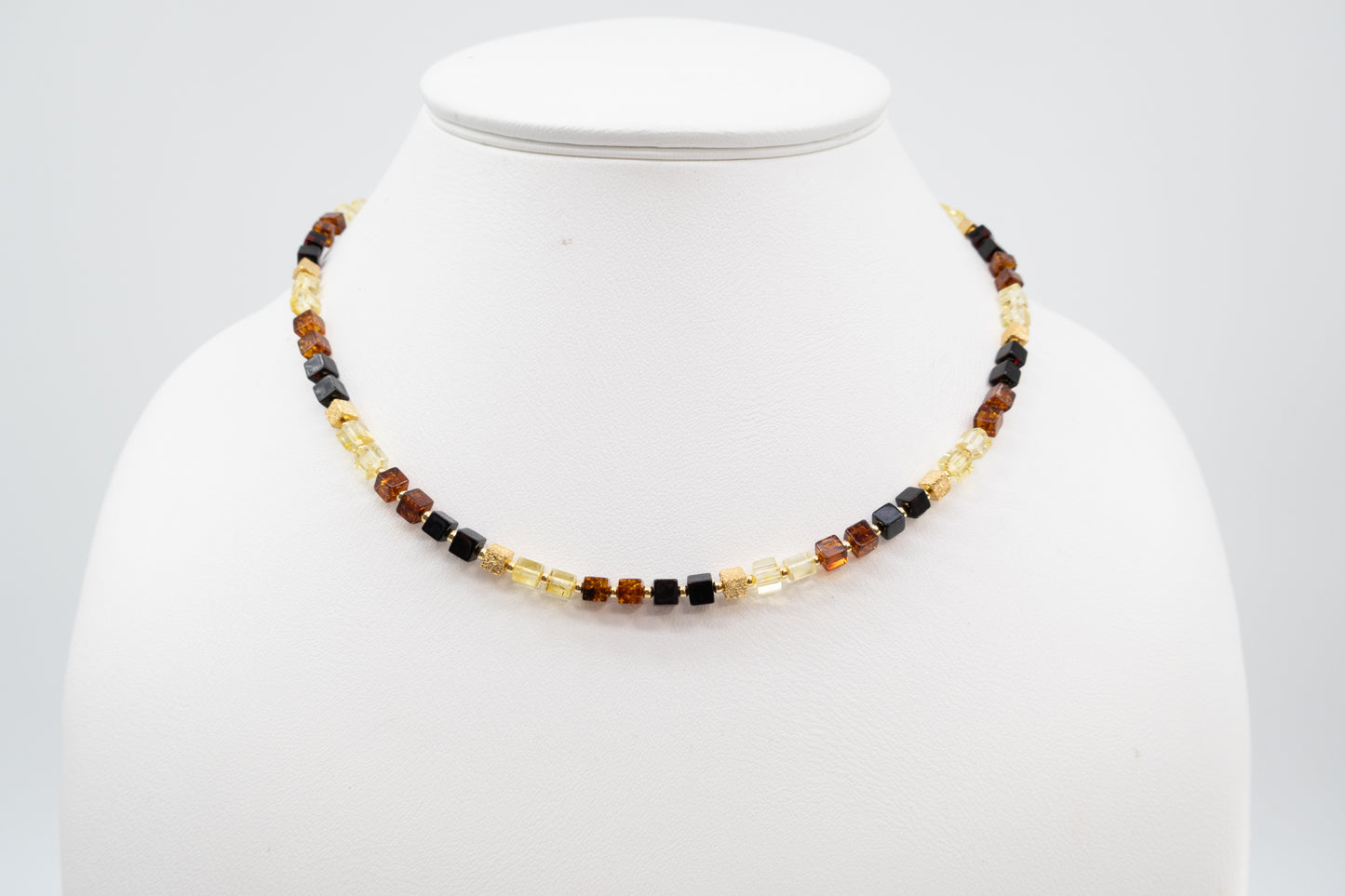 Collier aus vergoldetem Silber mit Bernstein online