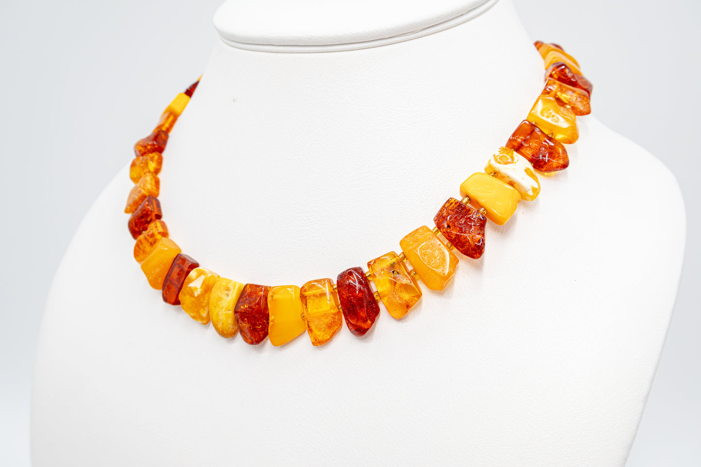 Collier unique en ambre – collier noble 44 cm