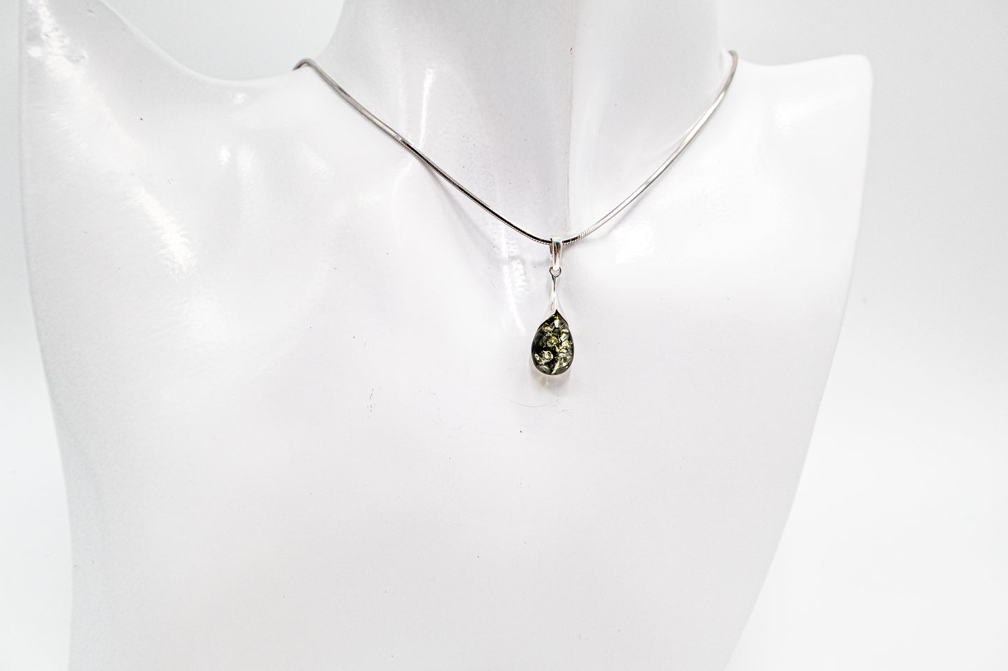 Edles Silber-Schmuckset mit tropfenförmigem Bernstein