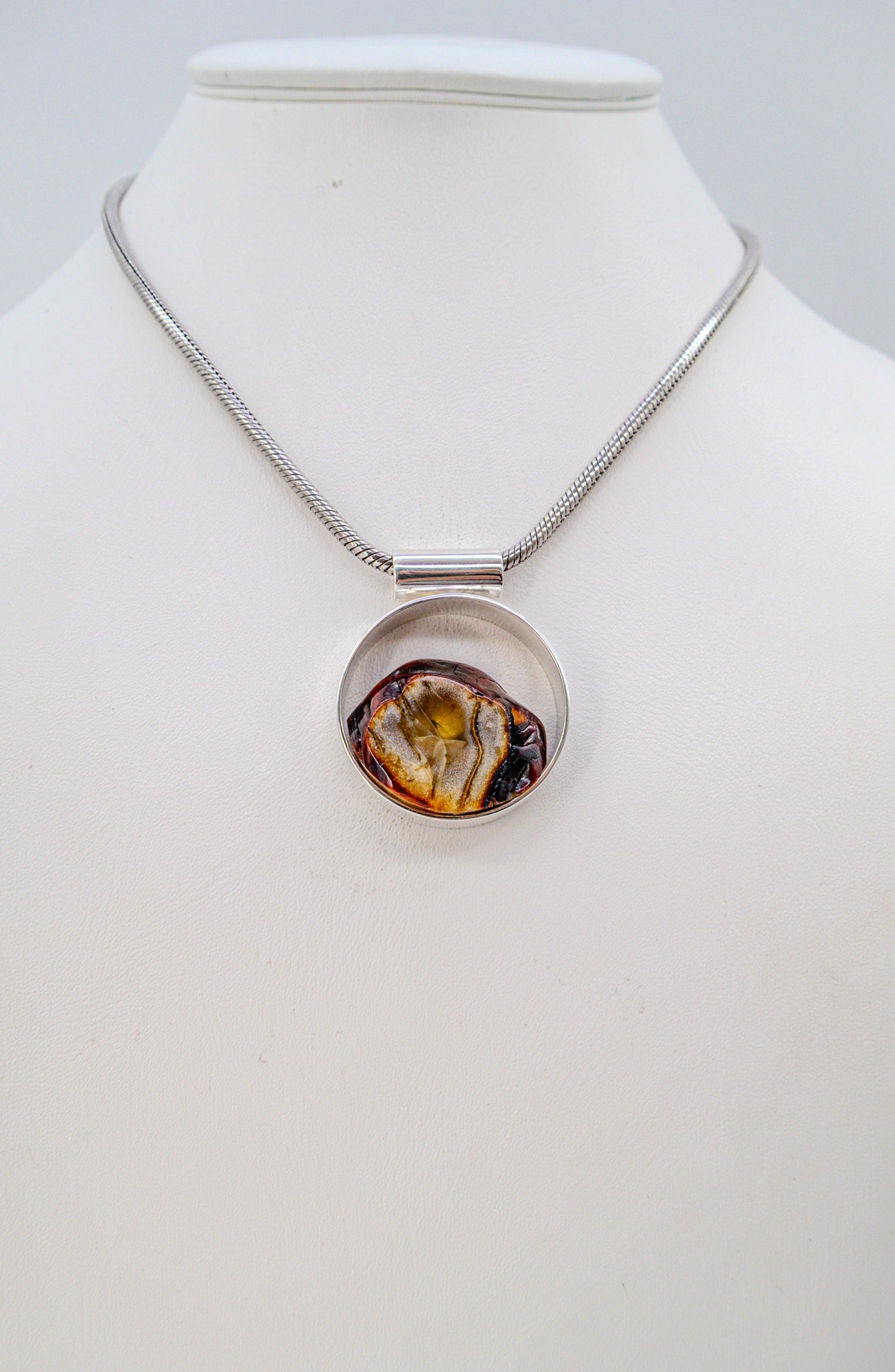 Buy unique jewelry online – Amber pendants