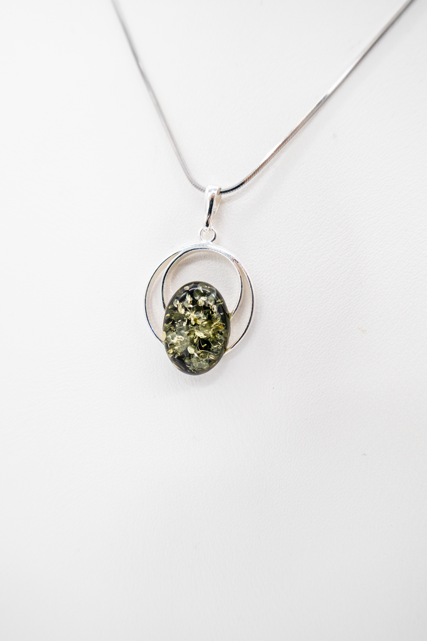 Ovaler Bernsteinschmuck Damen – Unikat Design