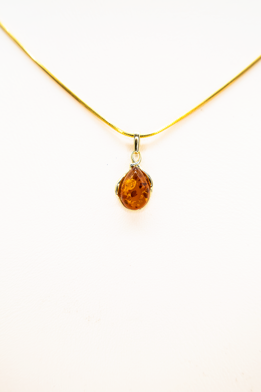 Exklusiver Bernstein Schmuck – Anhänger mit Bedeutung