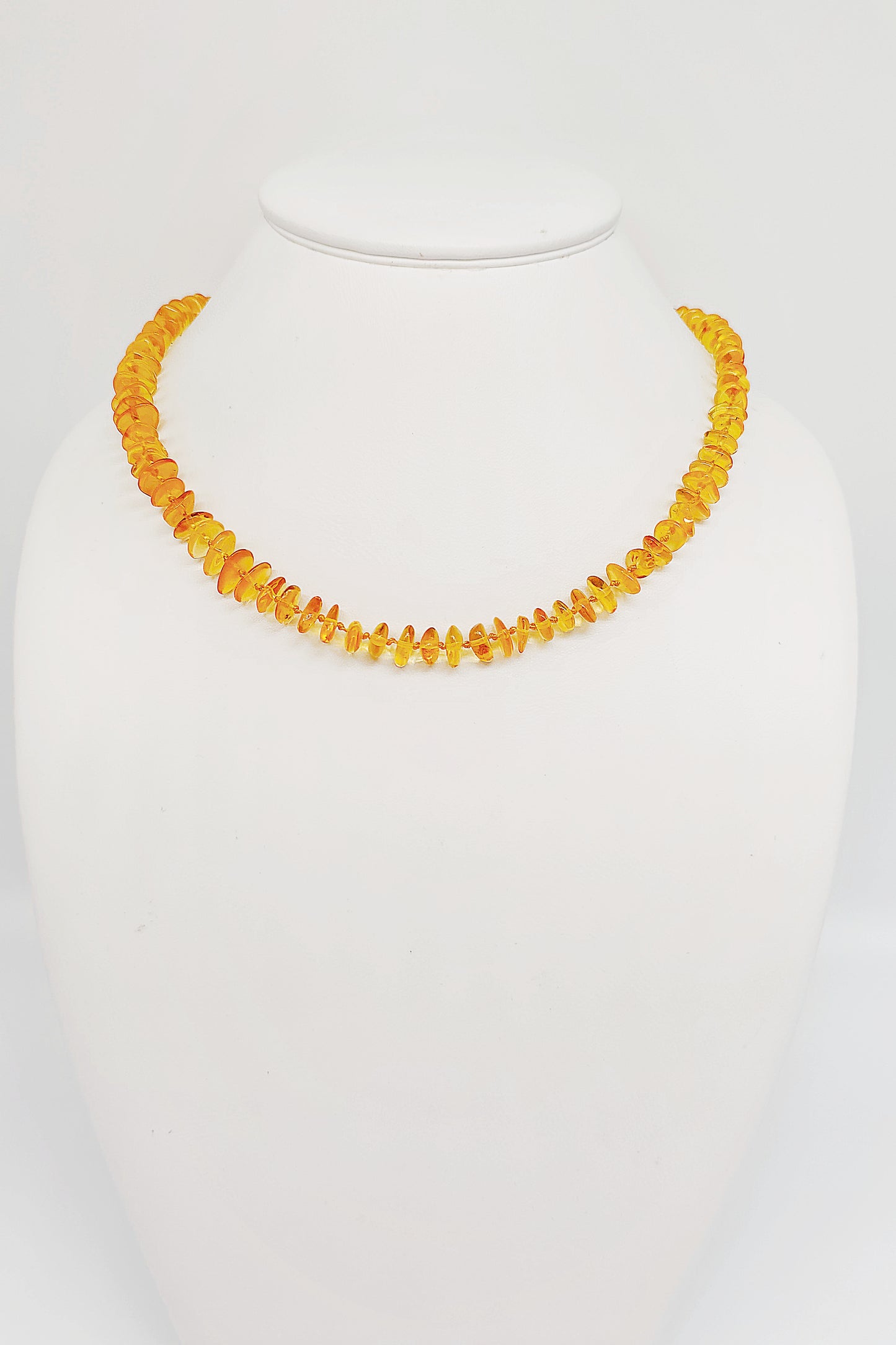 Classic amber necklace in bright yellow