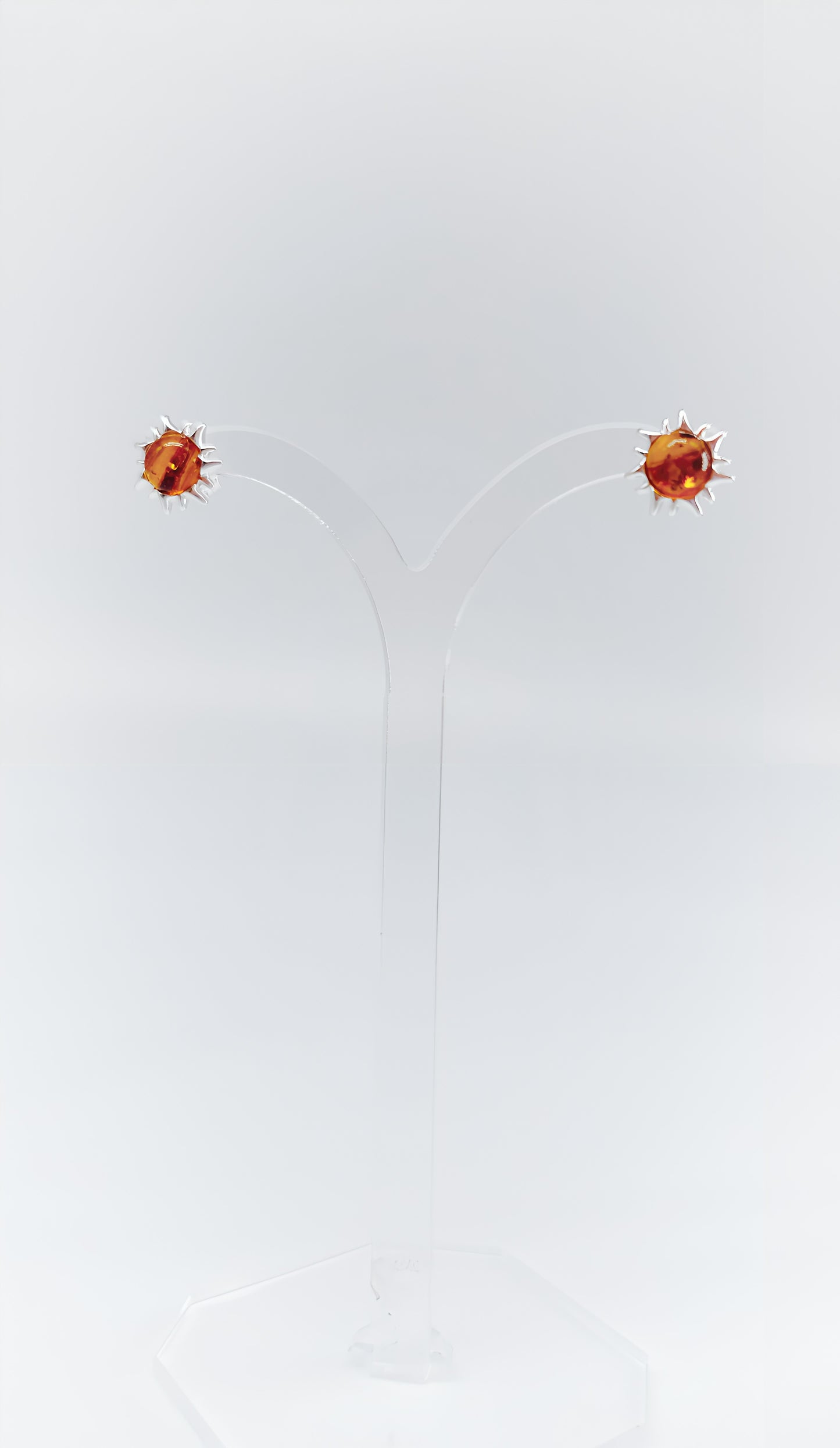 Sunbeams in your jewelry: Amber earrings in silver