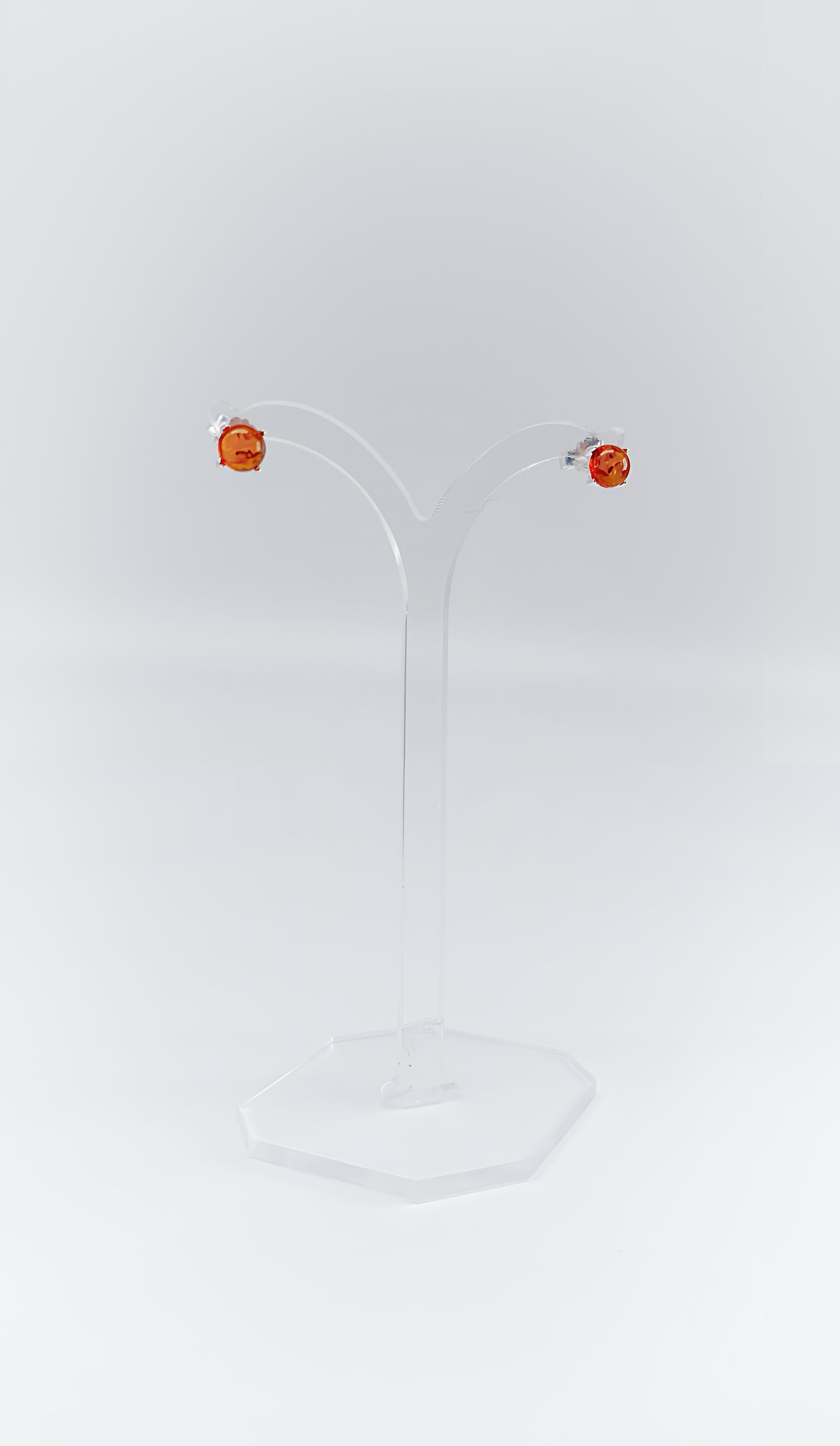Minimalist beauty: amber earrings