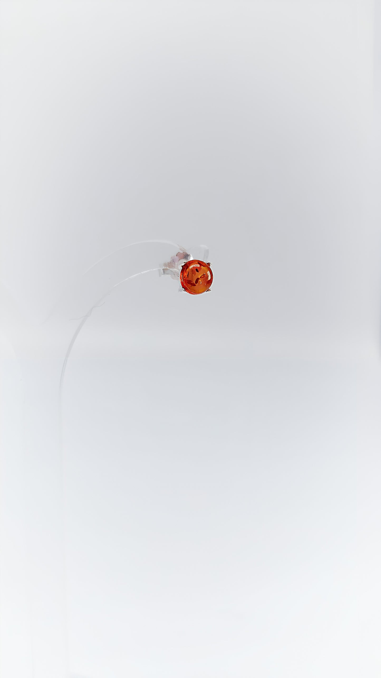 Minimalist beauty: amber earrings