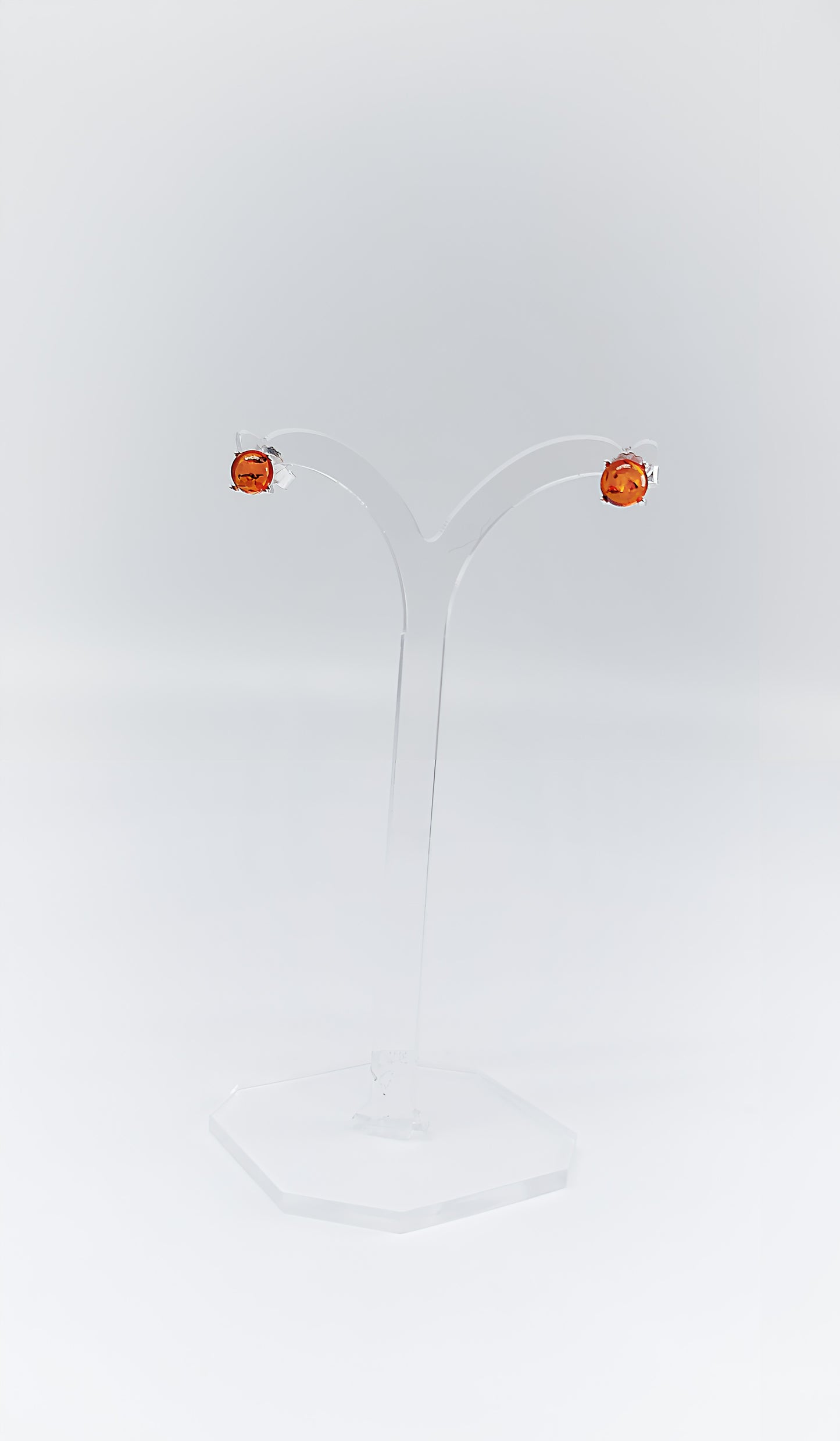 Minimalist beauty: amber earrings