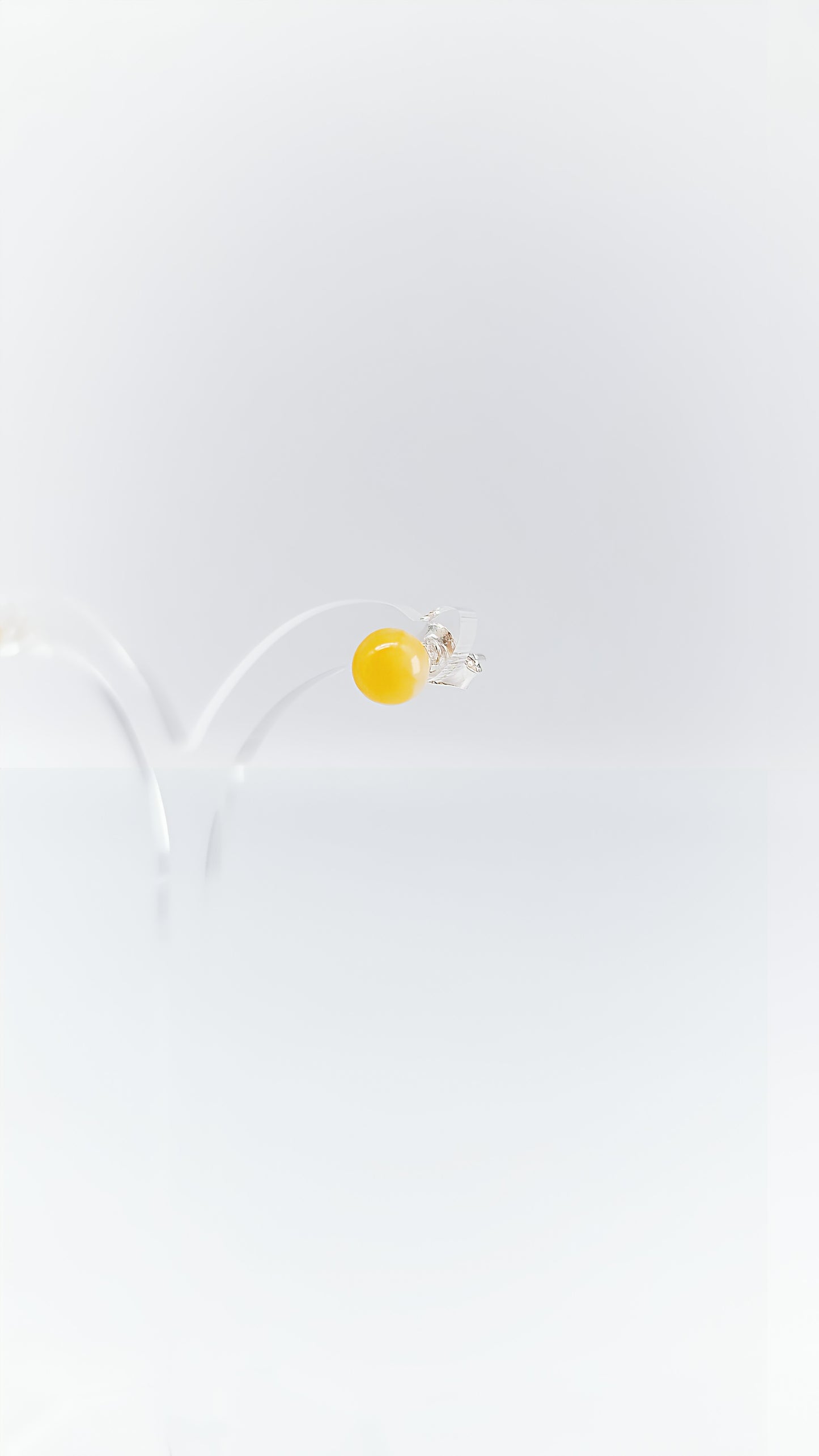 Sunshine for your ears: Yellow amber