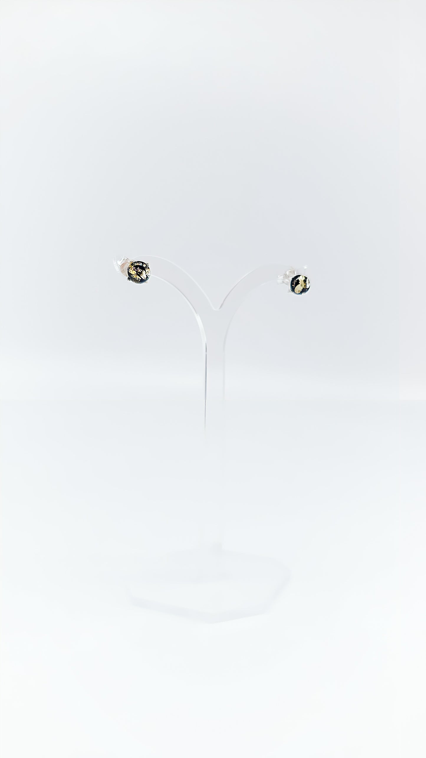 Mystical amber: earrings in deep shine