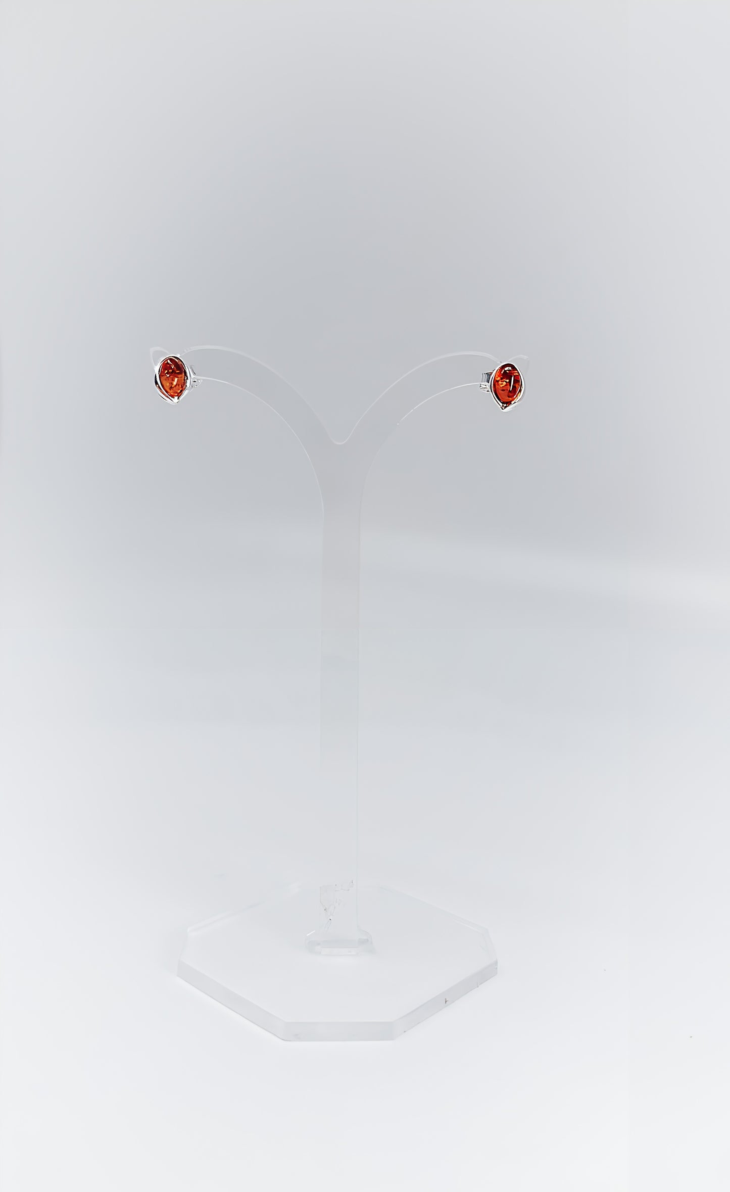Fiery amber in an elegant design