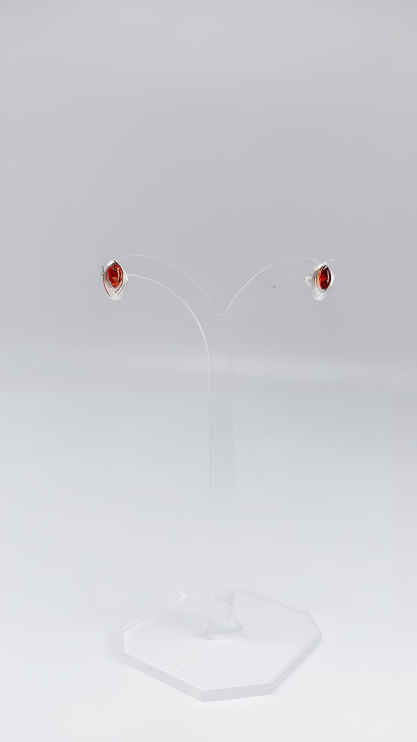 Designer earrings with natural amber – modern &amp; elegant