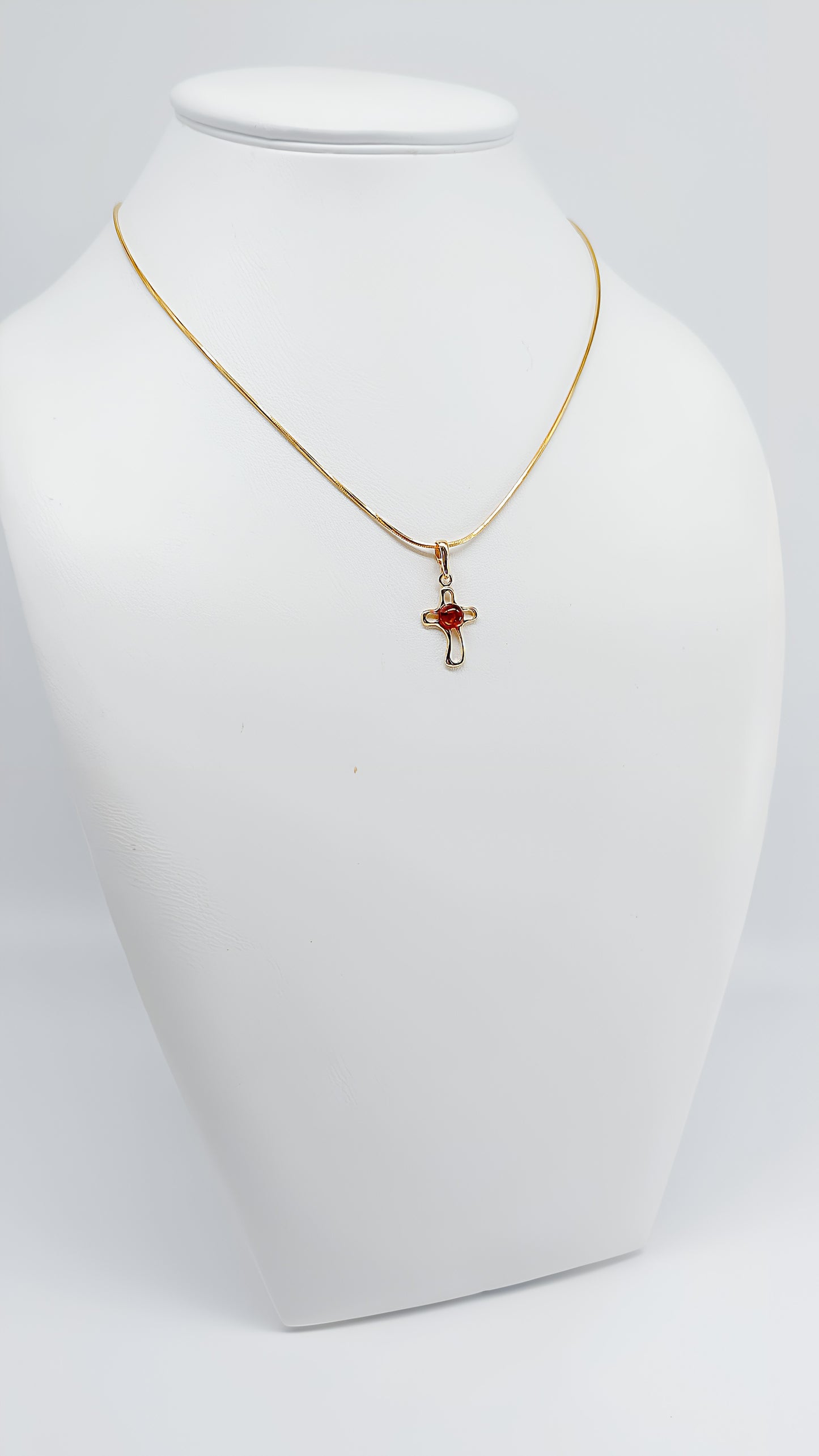 Elegantes Kreuz – Vergoldetes Silber & Bernstein