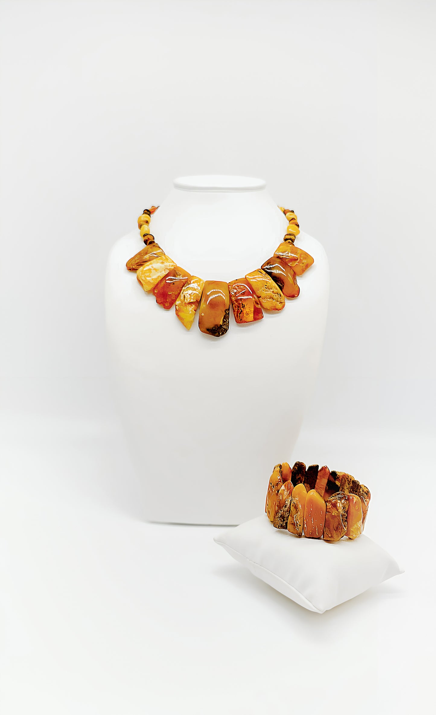 Unique amber splendor: bracelet design